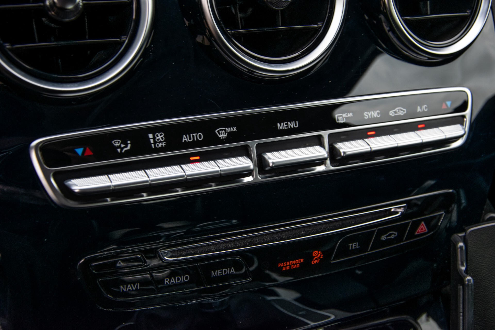 Mercedes-Benz C-Klasse 180 Bluetec Lease Edition Intelligent Light System/Cruise Control/Navi Foto 23