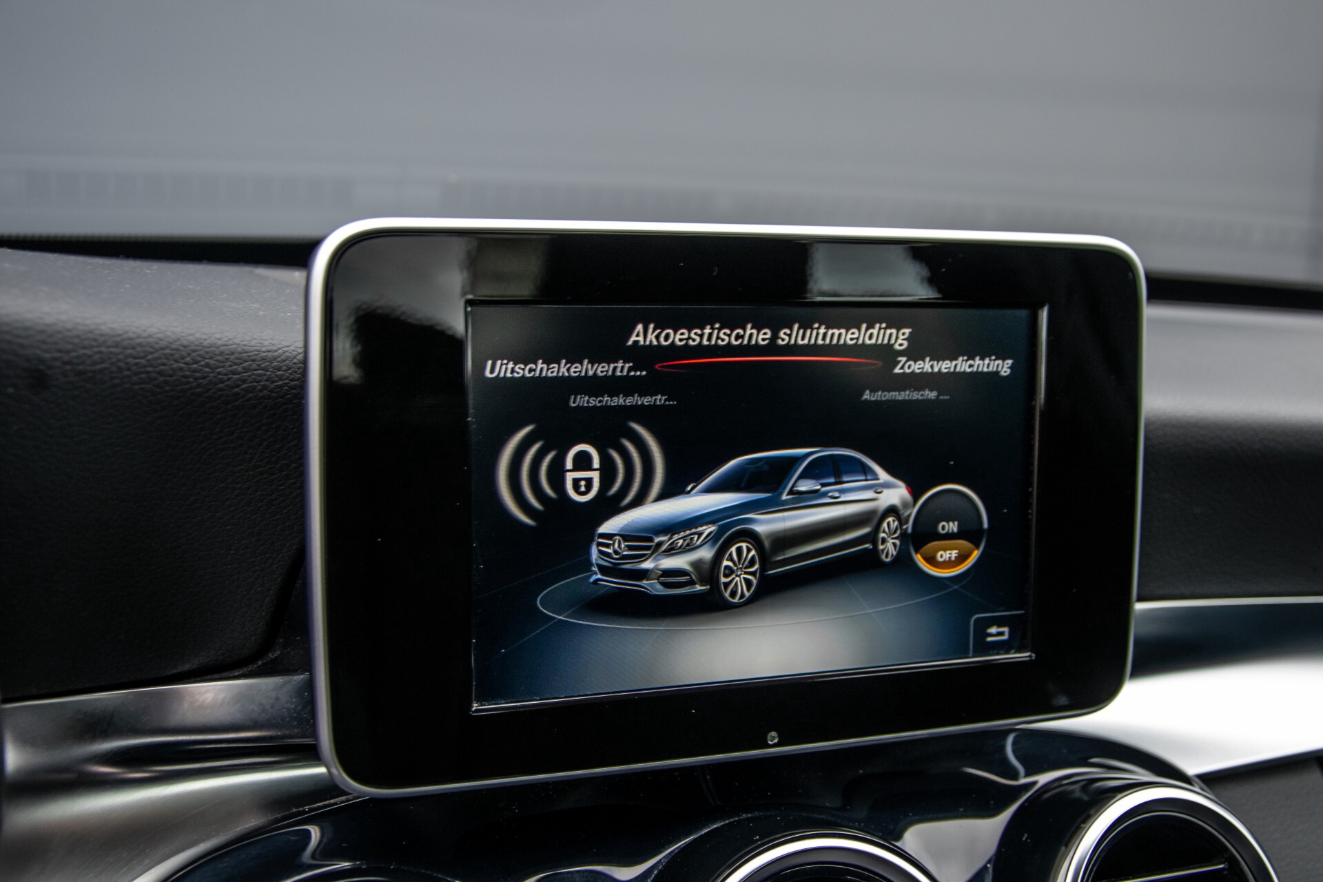 Mercedes-Benz C-Klasse 180 Bluetec Lease Edition Intelligent Light System/Cruise Control/Navi Foto 24