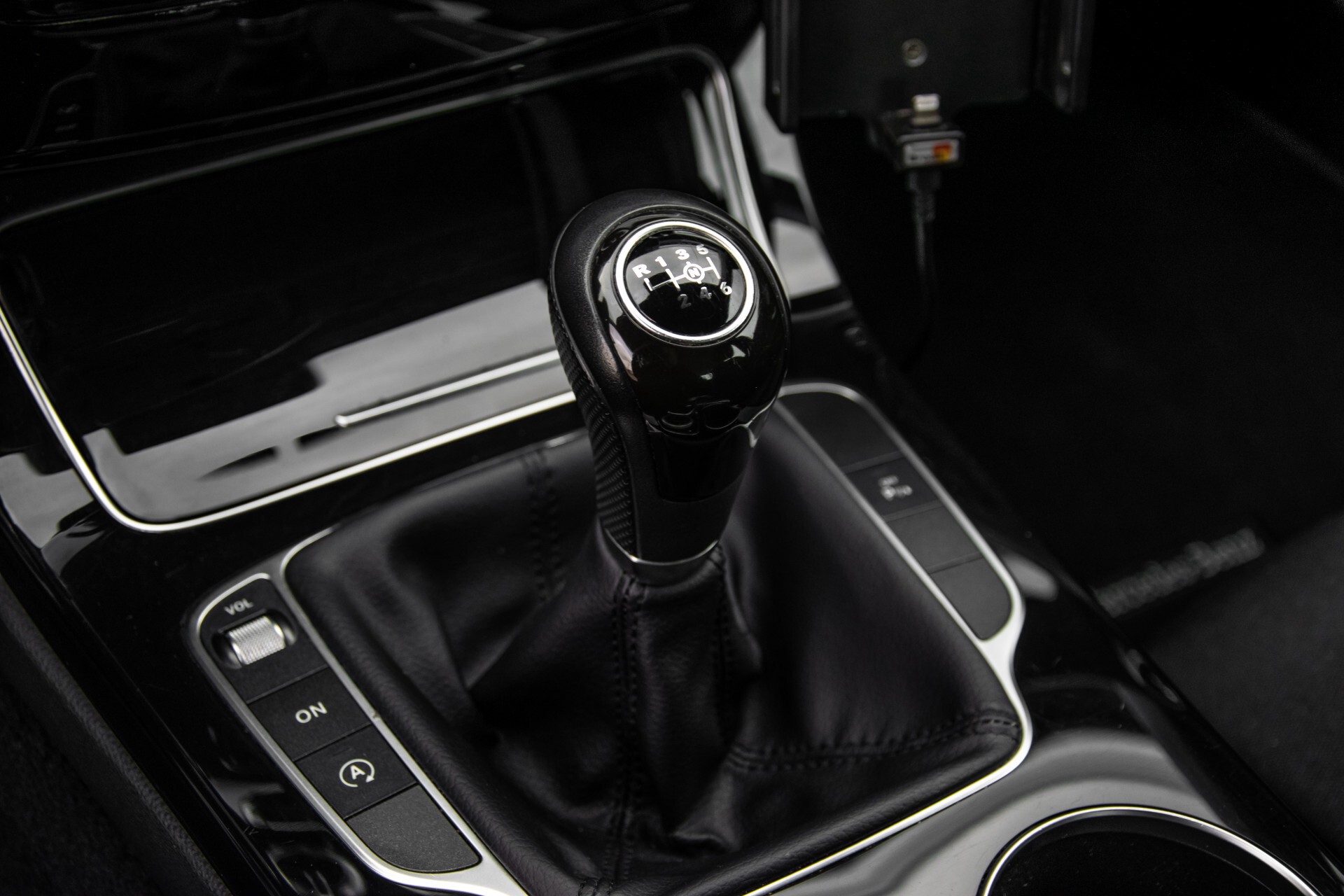 Mercedes-Benz C-Klasse 180 Bluetec Lease Edition Intelligent Light System/Cruise Control/Navi Foto 28