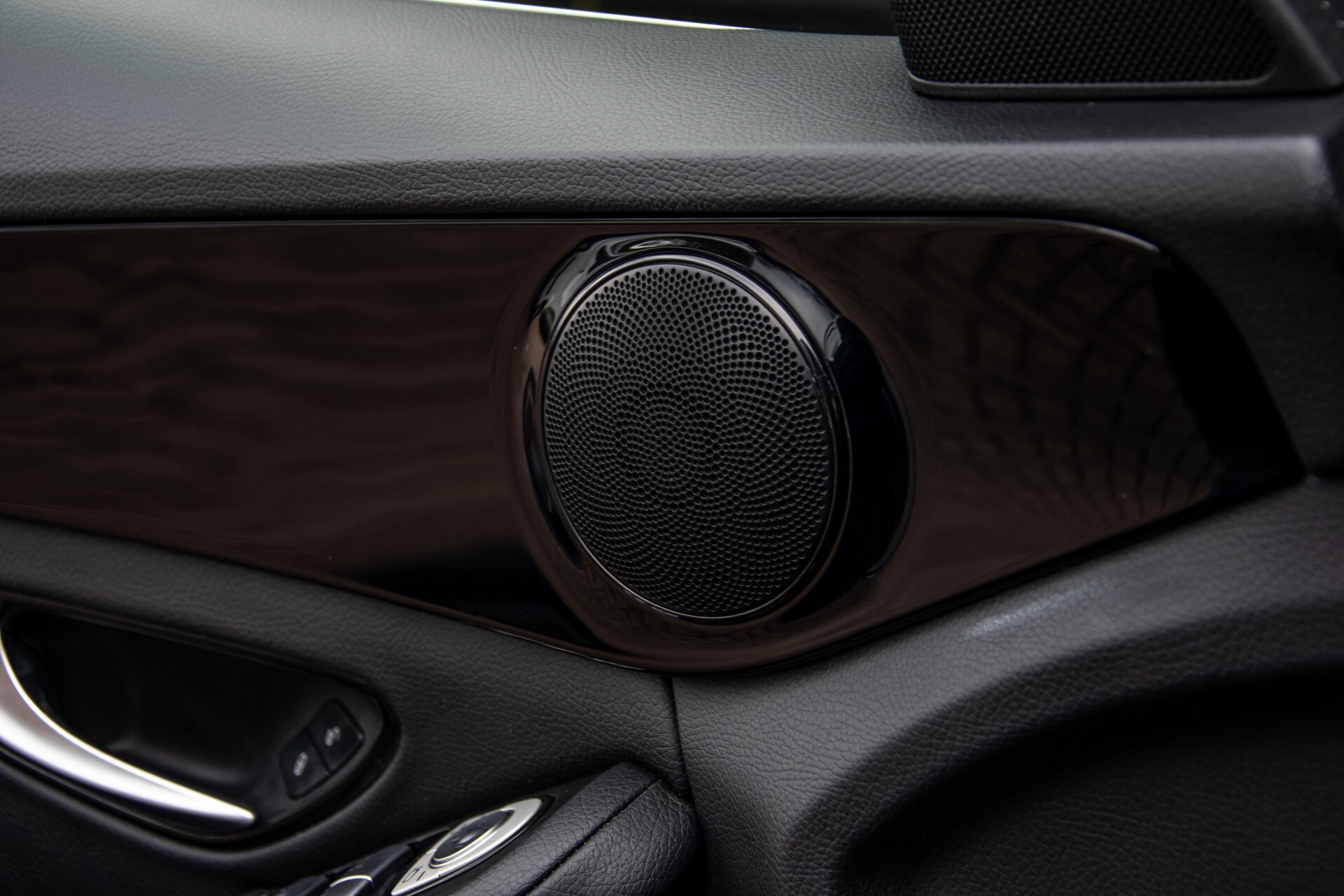 Mercedes-Benz C-Klasse 180 Bluetec Lease Edition Intelligent Light System/Cruise Control/Navi Foto 31