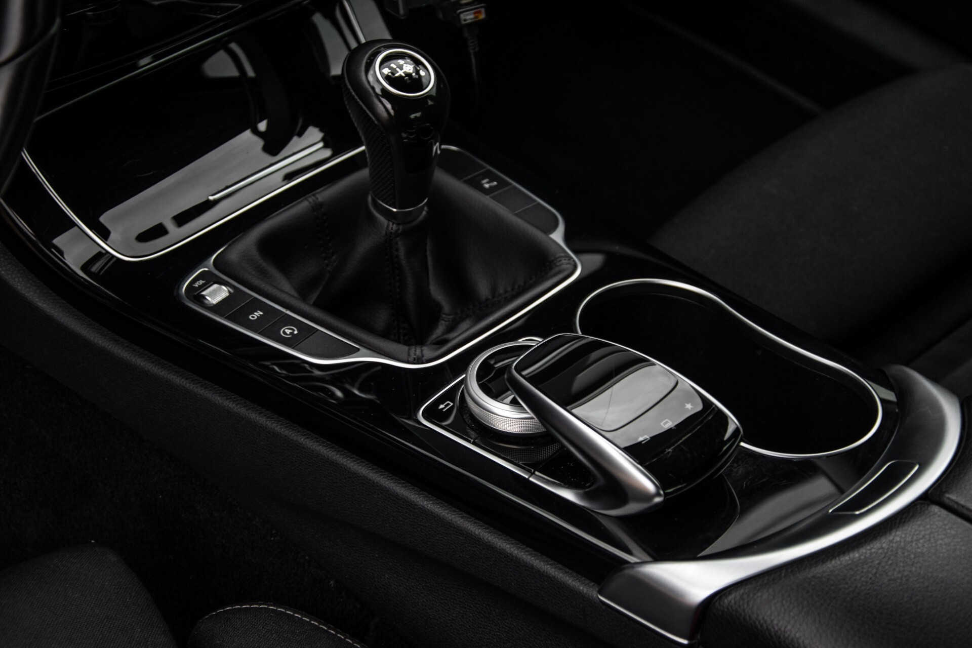 Mercedes-Benz C-Klasse 180 Bluetec Lease Edition Intelligent Light System/Cruise Control/Navi Foto 33