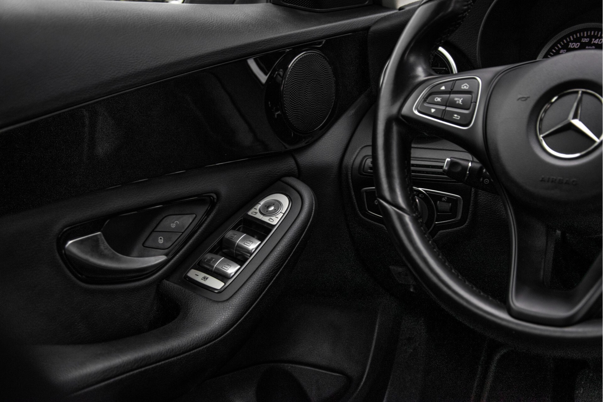 Mercedes-Benz C-Klasse 180 Bluetec Lease Edition Intelligent Light System/Cruise Control/Navi Foto 36