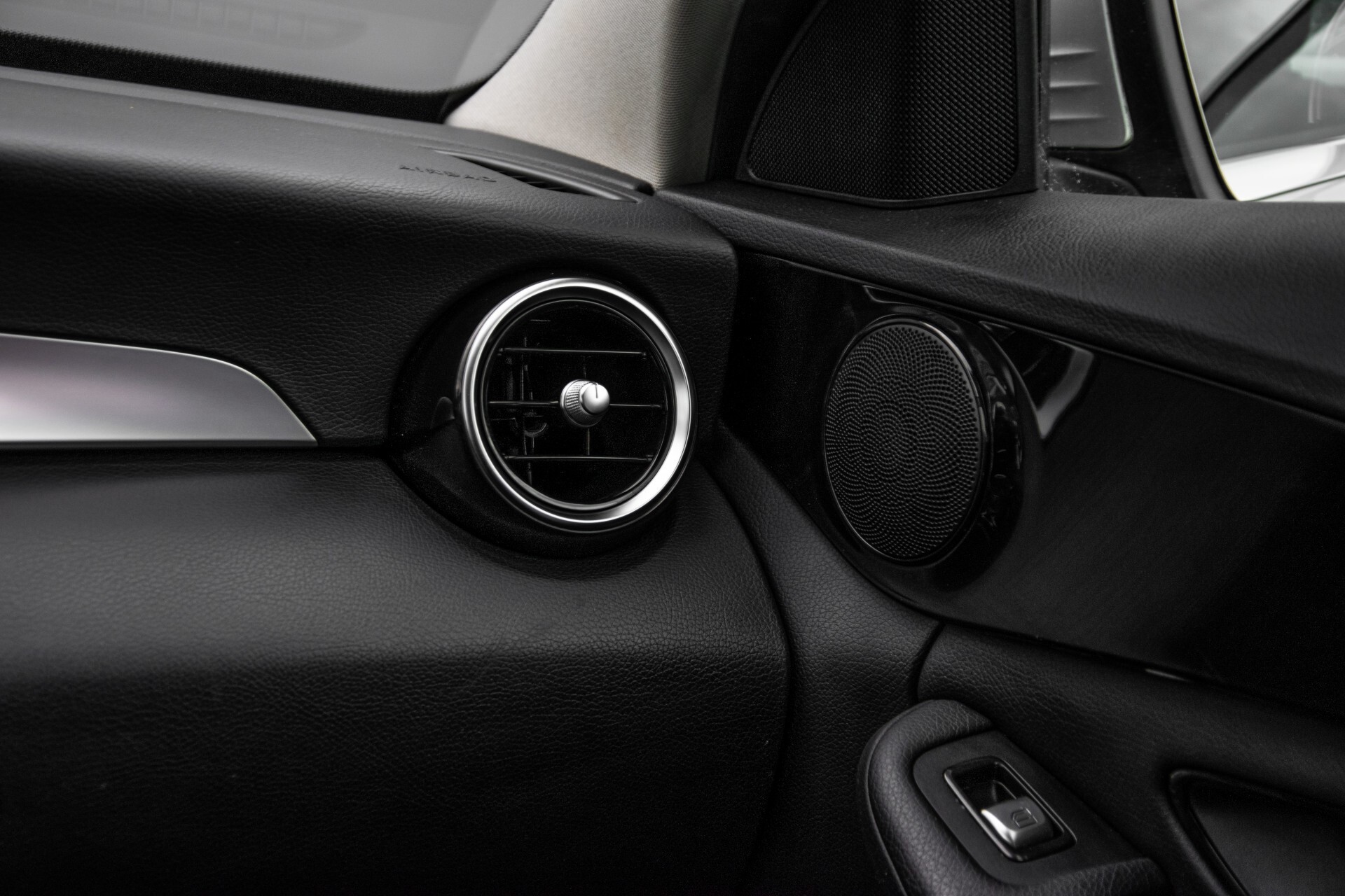 Mercedes-Benz C-Klasse 180 Bluetec Lease Edition Intelligent Light System/Cruise Control/Navi Foto 37