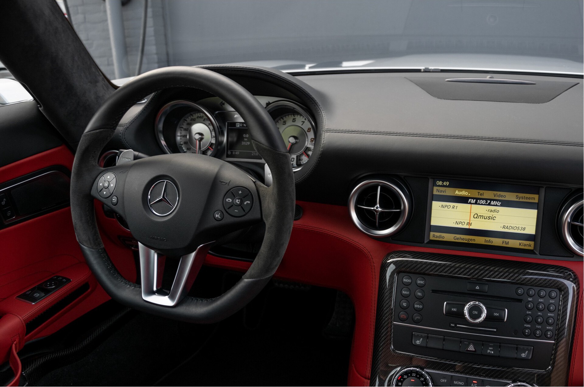 Mercedes-Benz SLS-Klasse Coupe 6.3 AMG 1ste eigenaar/NL Auto FULL OPTIONS Aut7 Foto 8