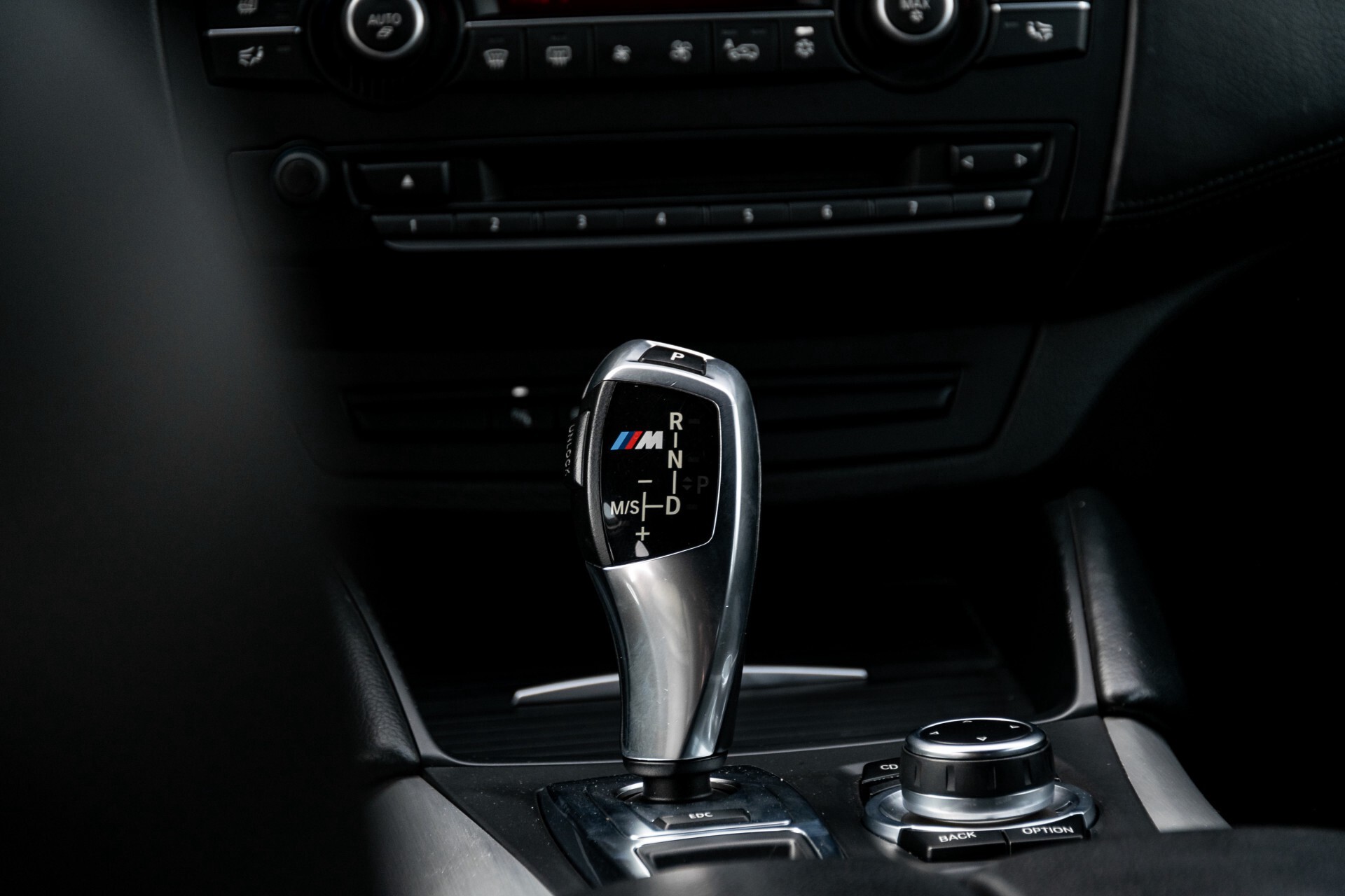 BMW X6 4.4i M Adaptive Drive/Driverspack/HUD/Dak/Mem/20" Aut8 Foto 18