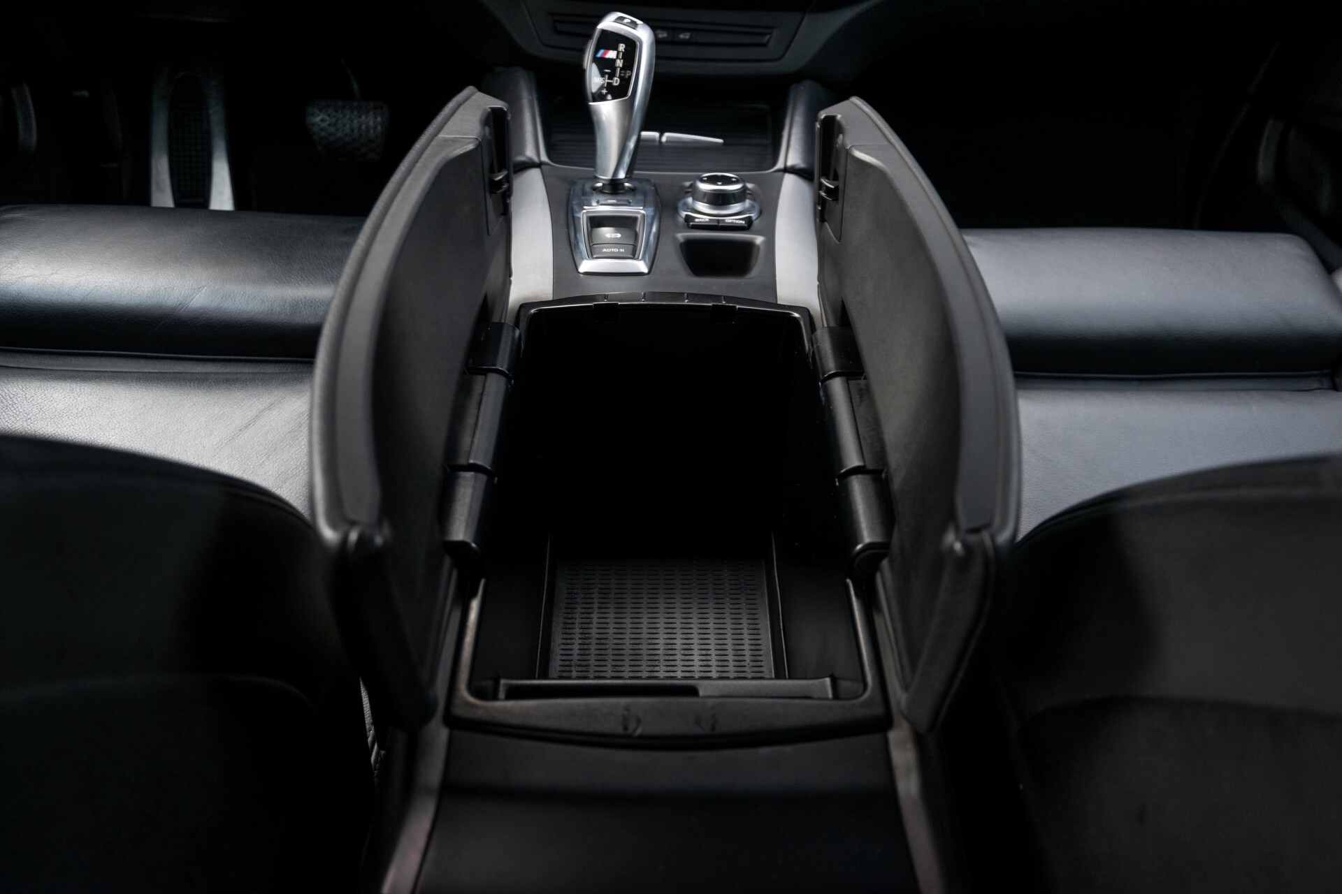 BMW X6 4.4i M Adaptive Drive/Driverspack/HUD/Dak/Mem/20" Aut8 Foto 21