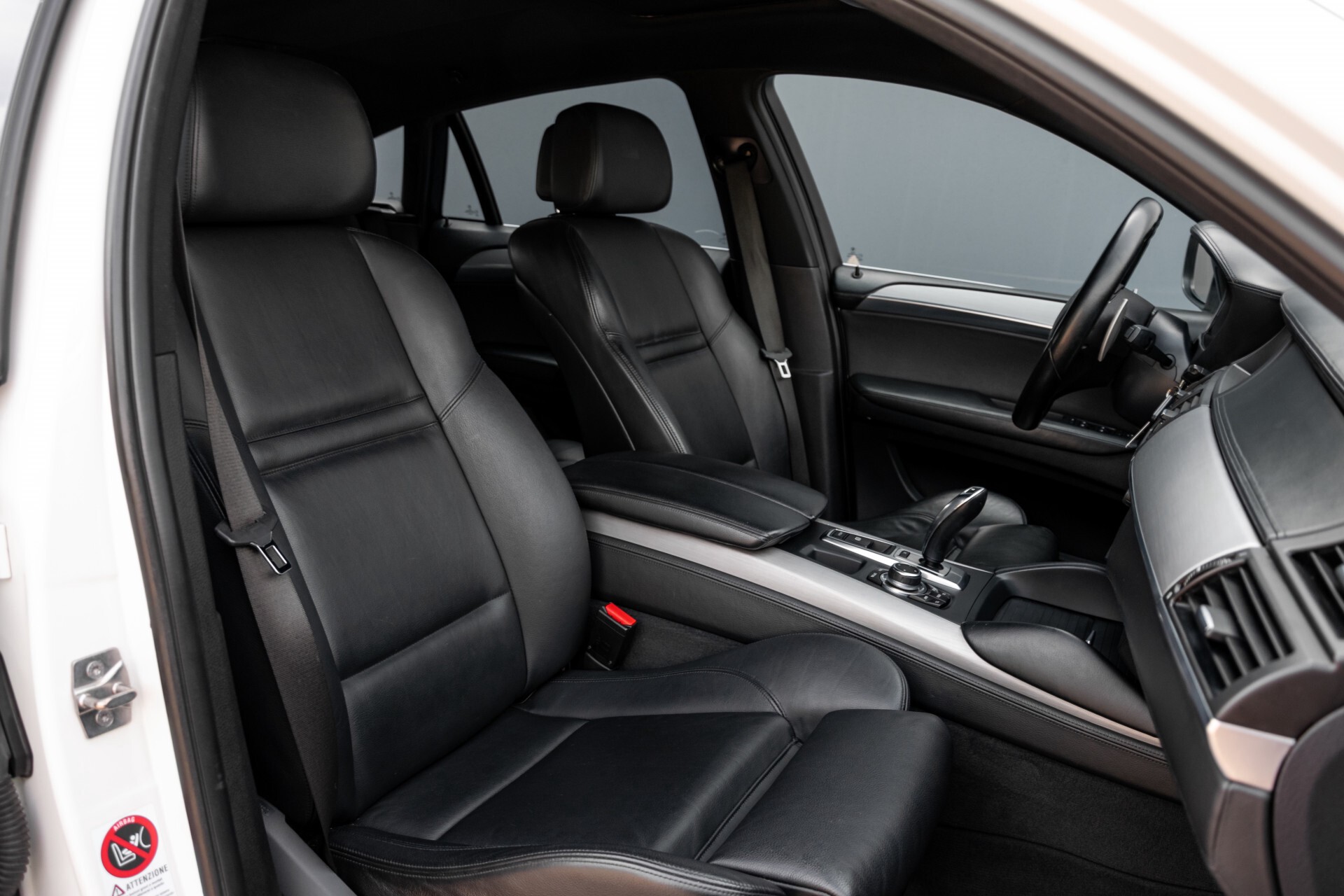 BMW X6 4.4i M Adaptive Drive/Driverspack/HUD/Dak/Mem/20" Aut8 Foto 3