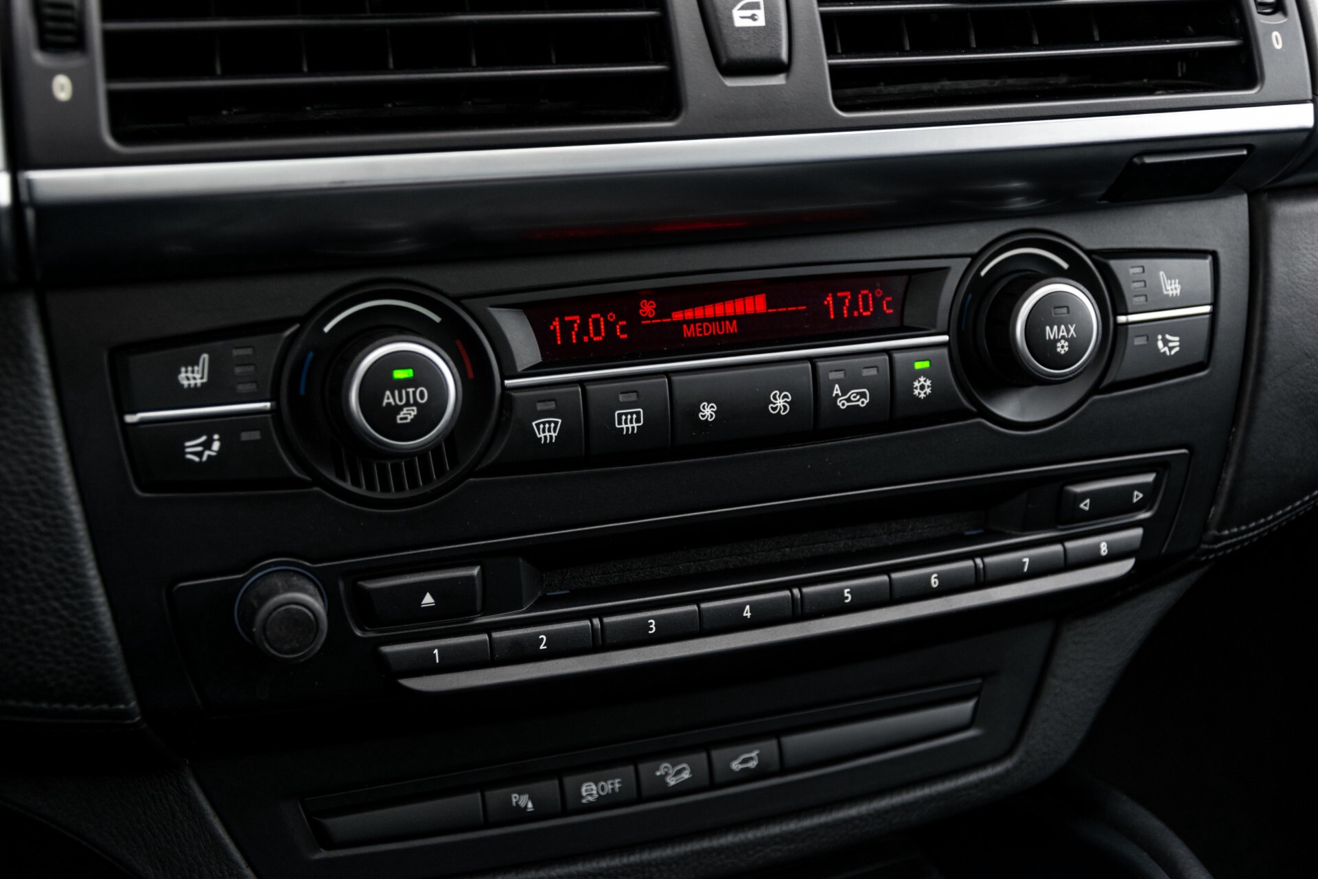 BMW X6 4.4i M Adaptive Drive/Driverspack/HUD/Dak/Mem/20" Aut8 Foto 30