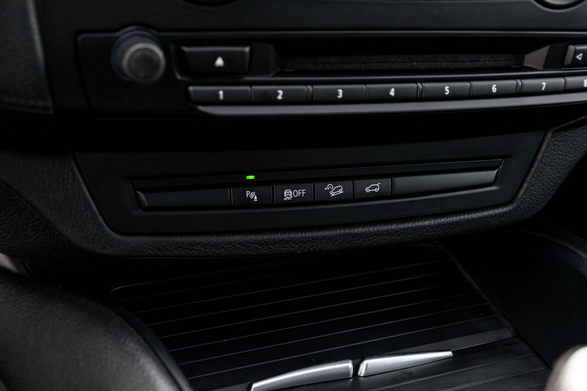 BMW X6 4.4i M Adaptive Drive/Driverspack/HUD/Dak/Mem/20" Aut8 Foto 32