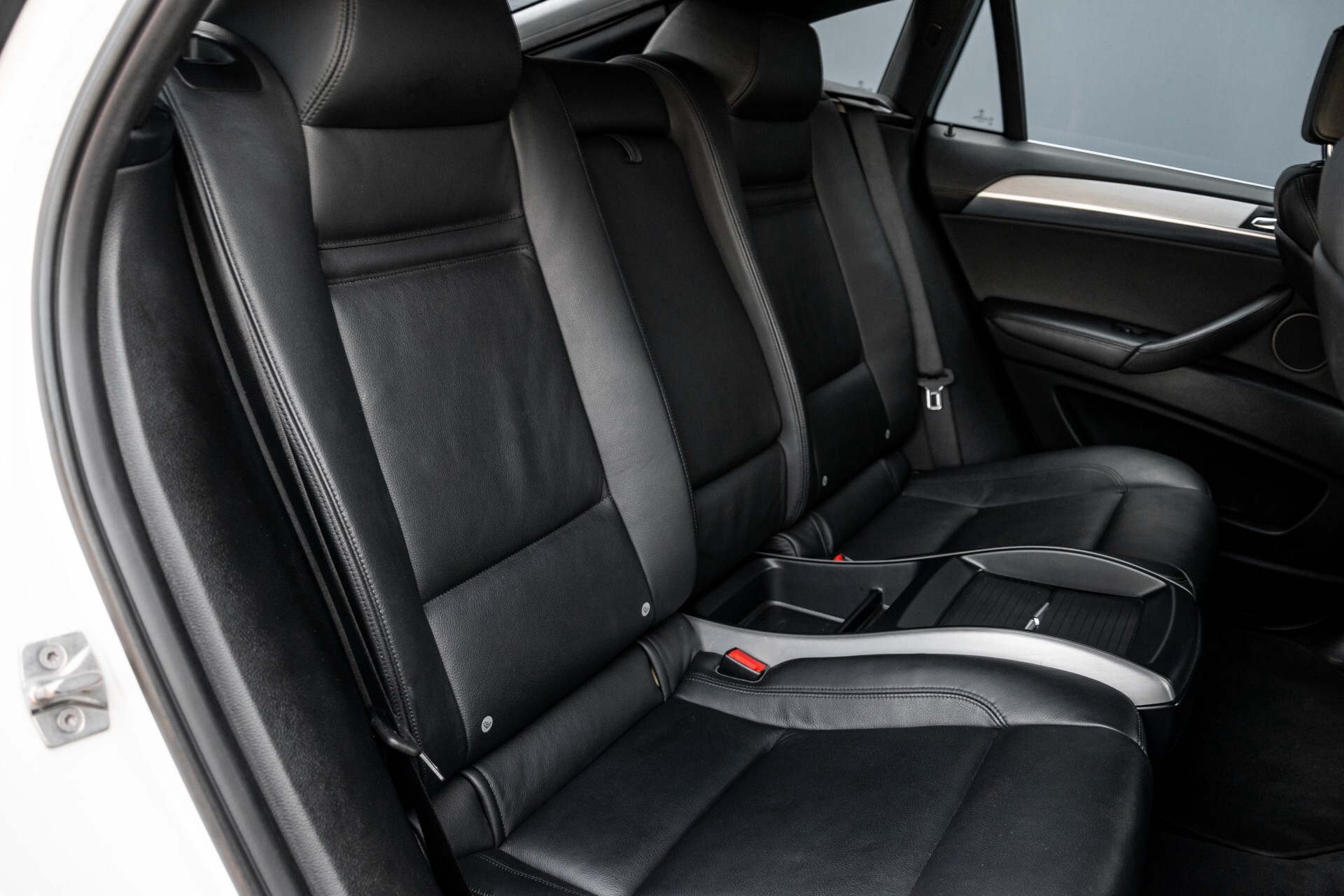 BMW X6 4.4i M Adaptive Drive/Driverspack/HUD/Dak/Mem/20" Aut8 Foto 4