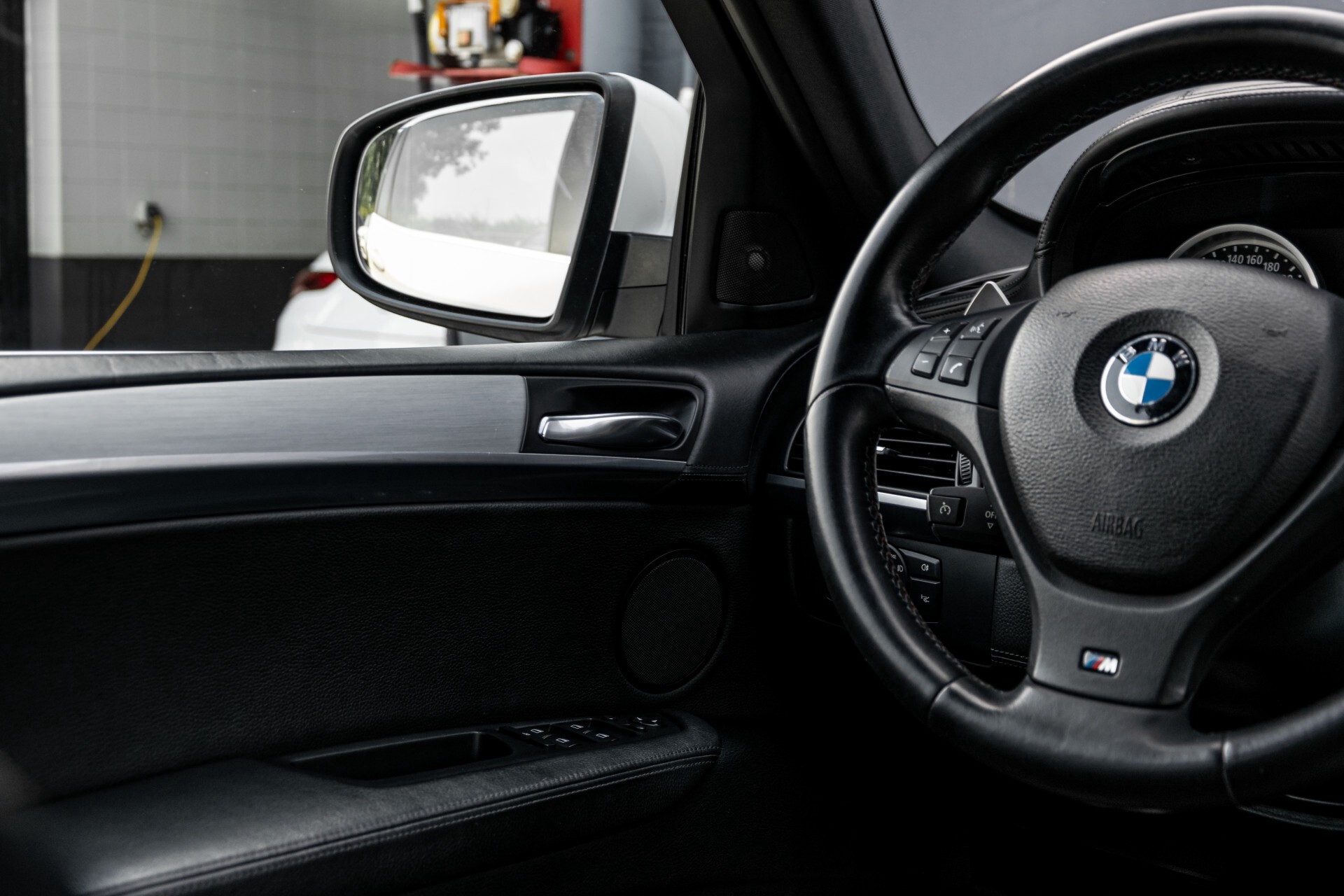 BMW X6 4.4i M Adaptive Drive/Driverspack/HUD/Dak/Mem/20" Aut8 Foto 42