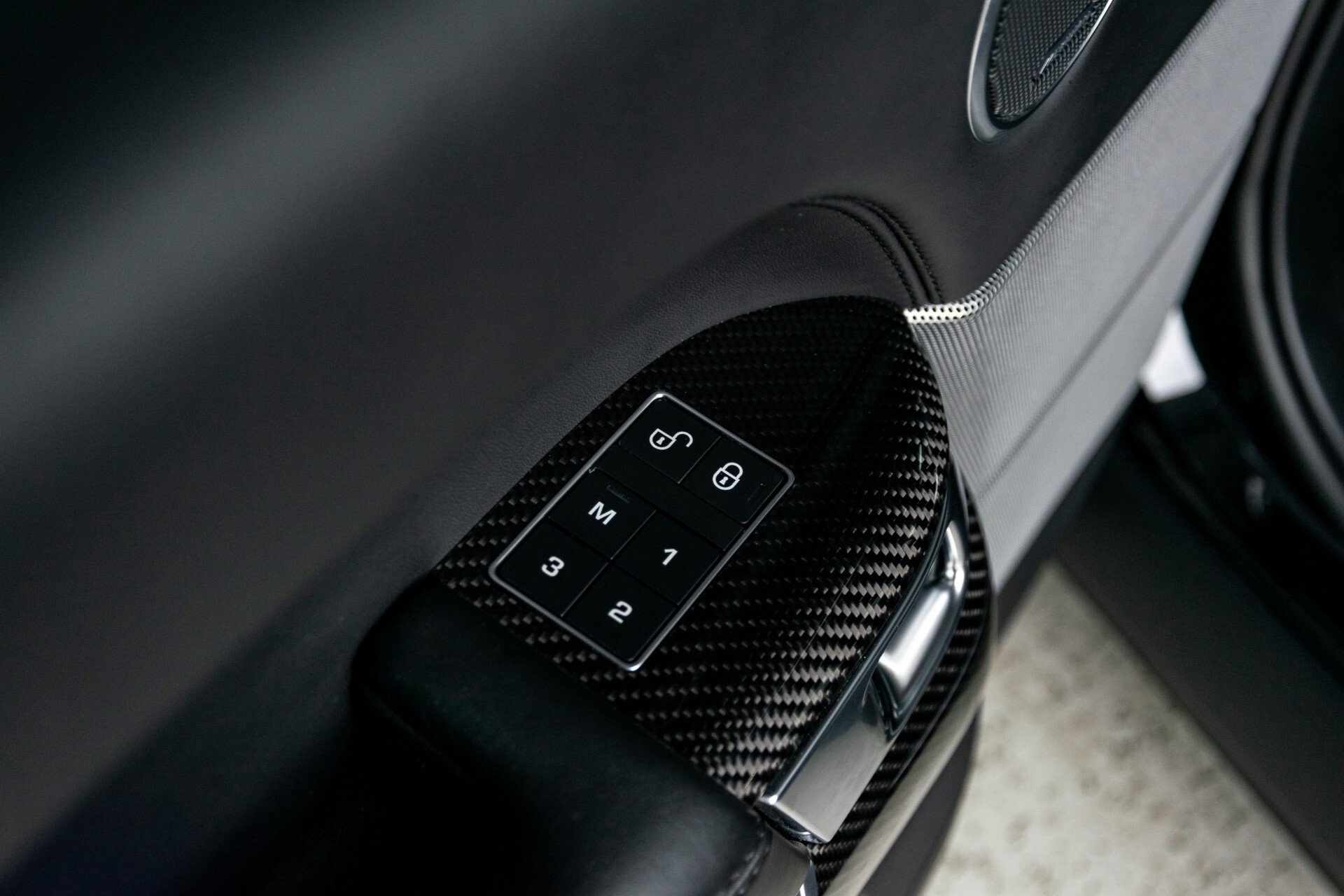 Land Rover Range Rover Sport SVR 5.0 Supercharged 575pk Full Carbon Nieuwprijs €241377 Foto 32