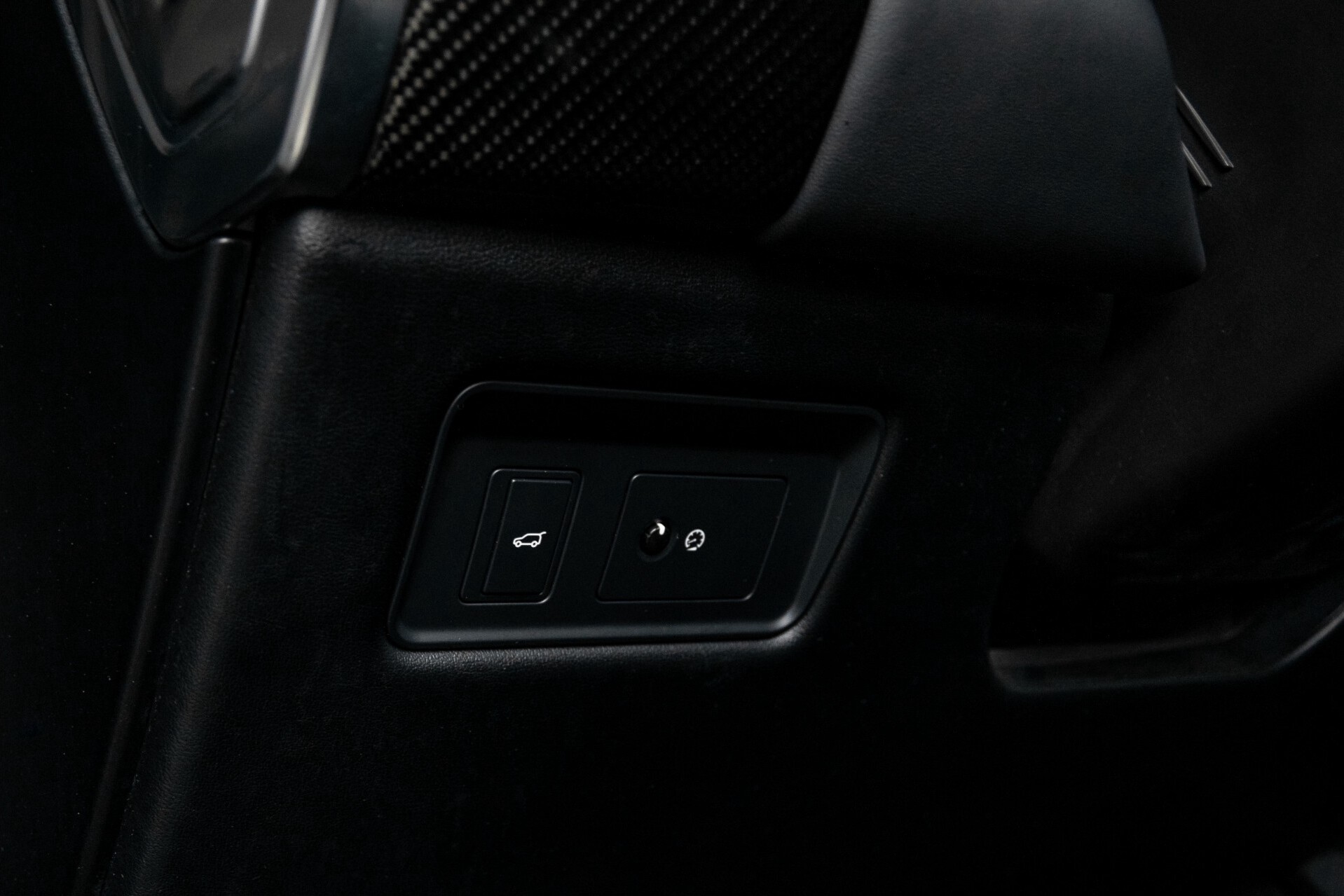 Land Rover Range Rover Sport SVR 5.0 Supercharged 575pk Full Carbon Nieuwprijs €241377 Foto 40