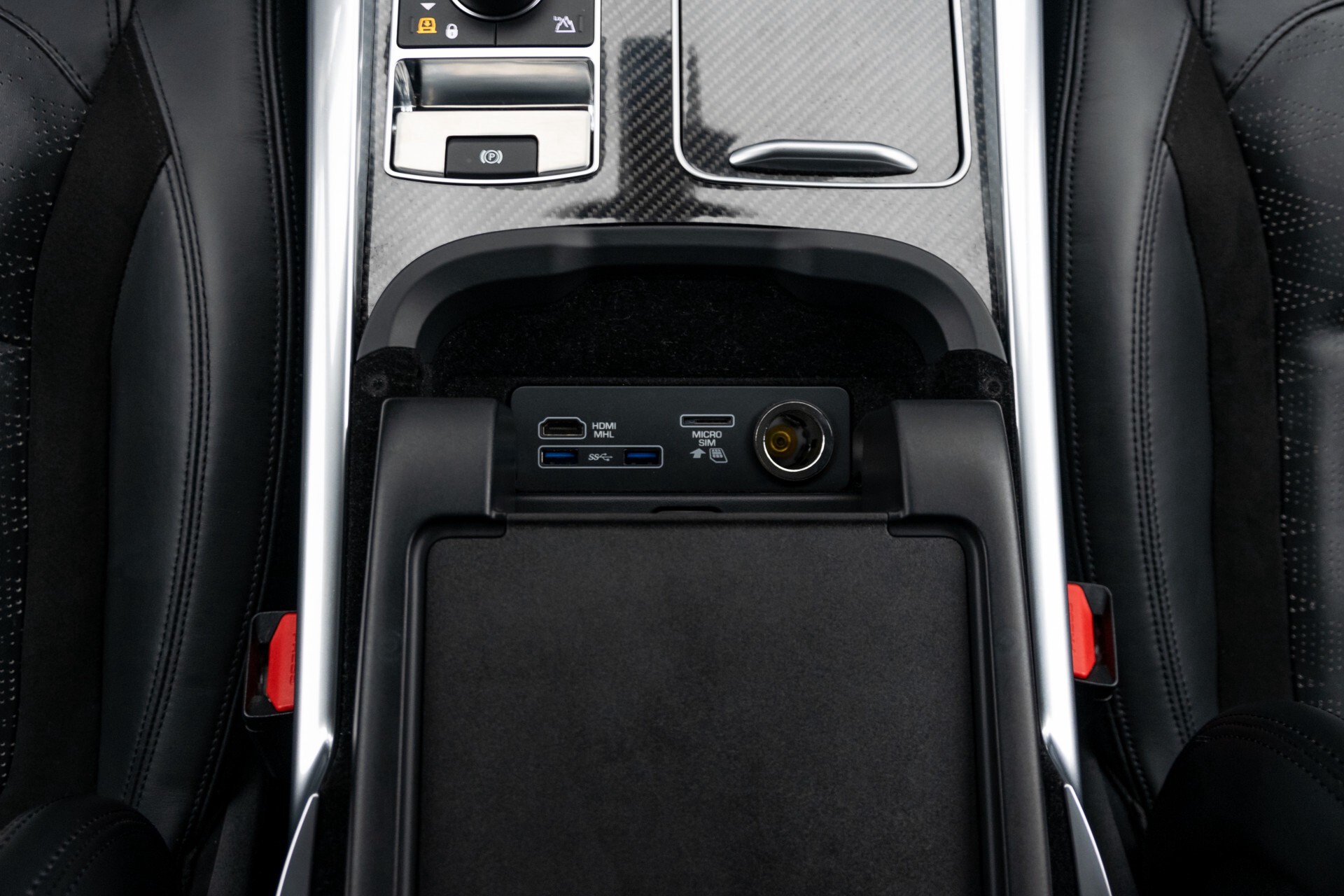 Land Rover Range Rover Sport SVR 5.0 Supercharged 575pk Full Carbon Nieuwprijs €241377 Foto 46