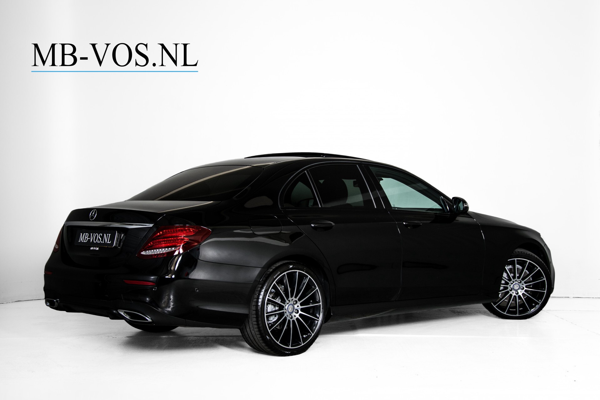 Mercedes-Benz E-Klasse 220 d AMG Night Panorama/Widescreen/Burmester/20"/Wegklapbare trekhaak Aut9 Foto 2