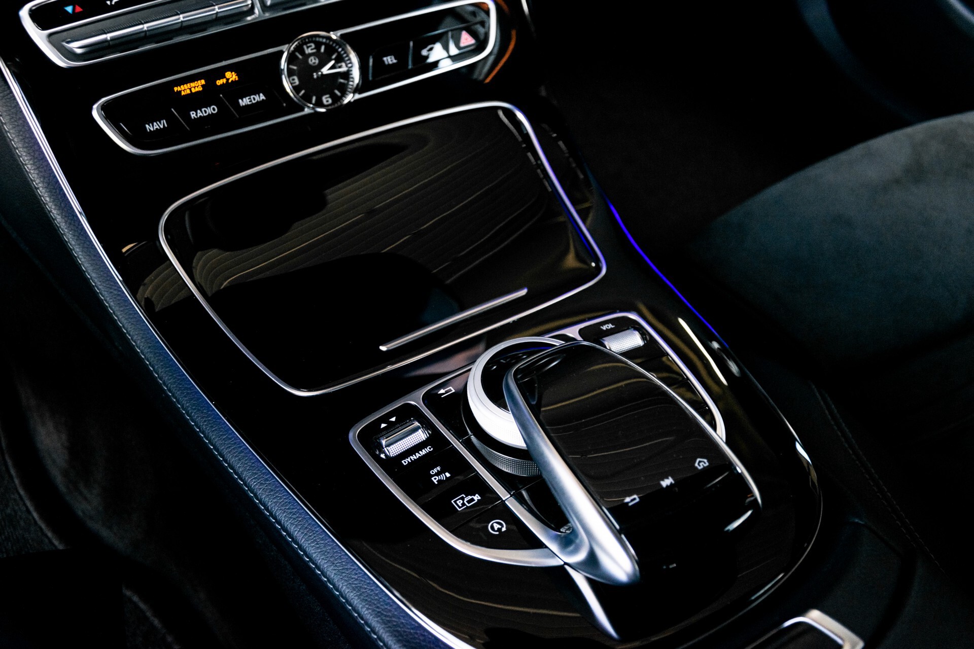 Mercedes-Benz E-Klasse 220 d AMG Night Panorama/Widescreen/Burmester/20"/Wegklapbare trekhaak Aut9 Foto 23