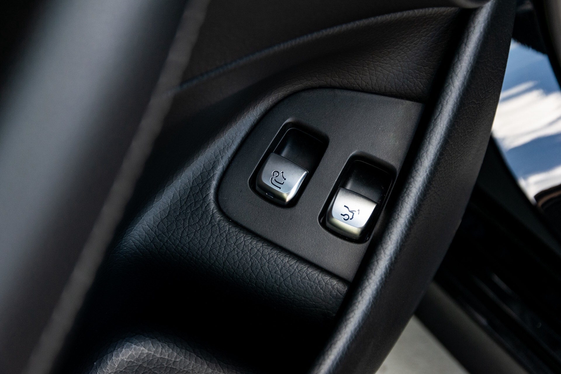 Mercedes-Benz E-Klasse 220 d AMG Night Panorama/Widescreen/Burmester/20"/Wegklapbare trekhaak Aut9 Foto 29