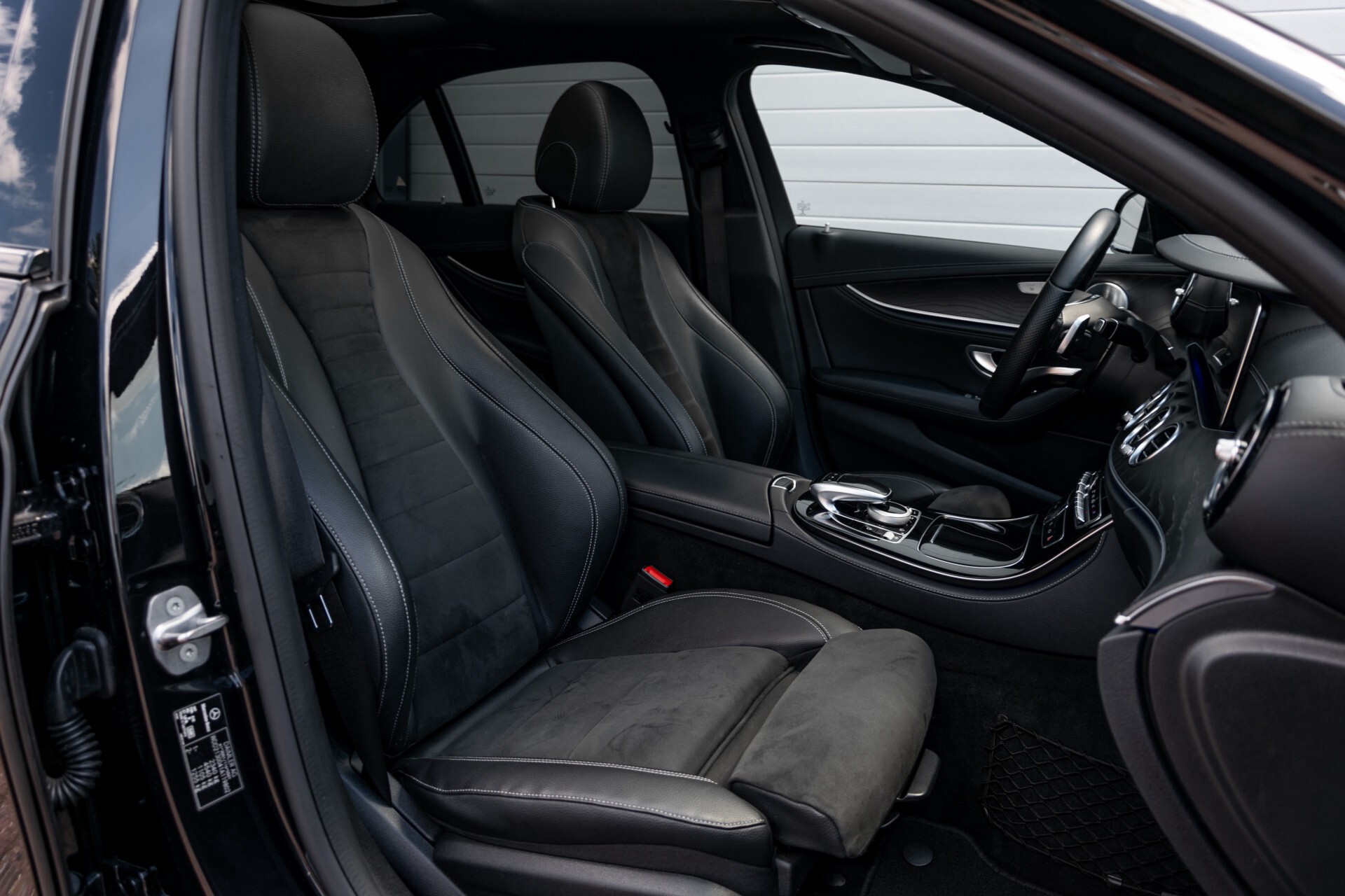 Mercedes-Benz E-Klasse 220 d AMG Night Panorama/Widescreen/Burmester/20"/Wegklapbare trekhaak Aut9 Foto 3