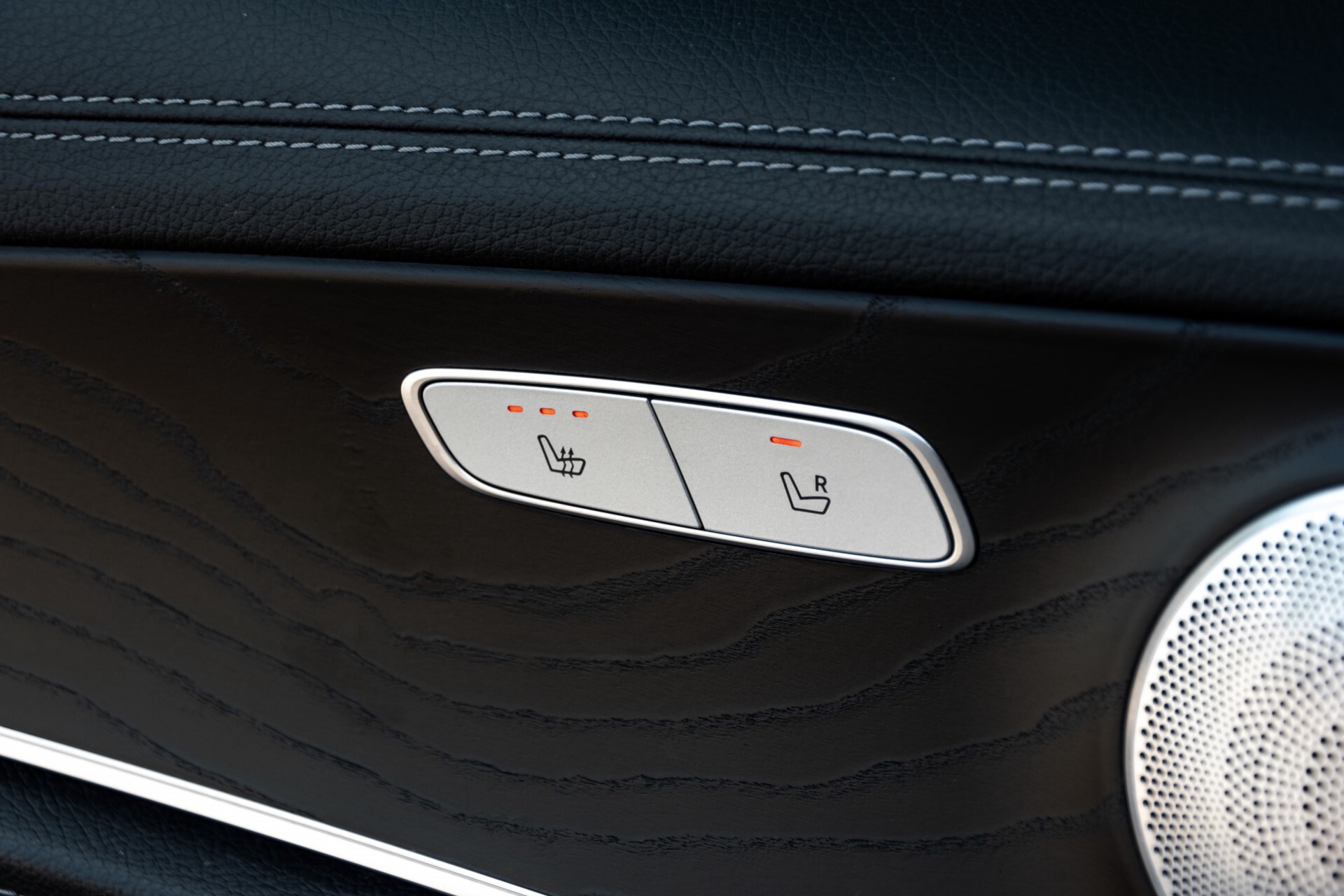 Mercedes-Benz E-Klasse 220 d AMG Night Panorama/Widescreen/Burmester/20"/Wegklapbare trekhaak Aut9 Foto 31