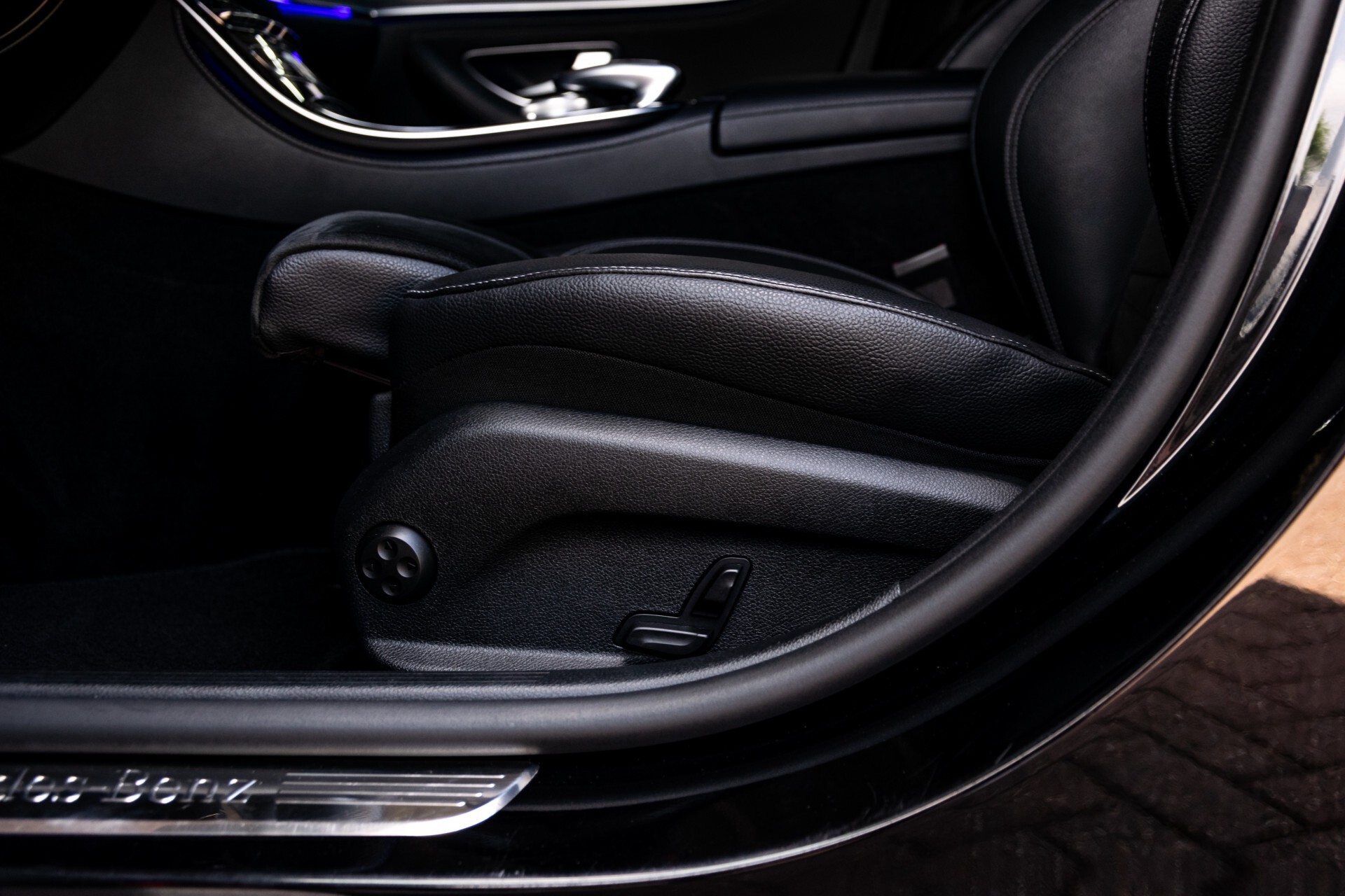 Mercedes-Benz E-Klasse 220 d AMG Night Panorama/Widescreen/Burmester/20"/Wegklapbare trekhaak Aut9 Foto 45
