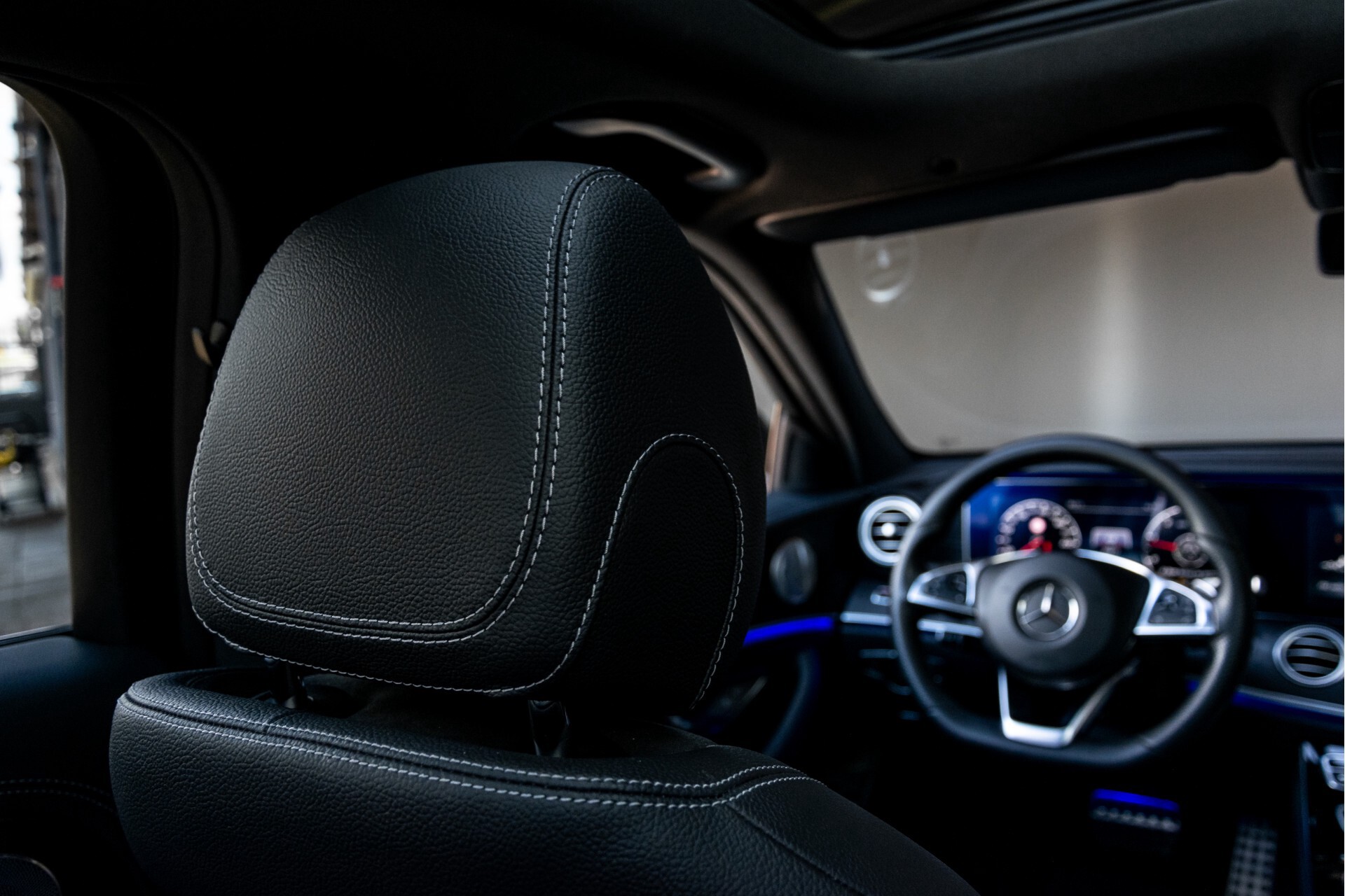 Mercedes-Benz E-Klasse 220 d AMG Night Panorama/Widescreen/Burmester/20"/Wegklapbare trekhaak Aut9 Foto 47