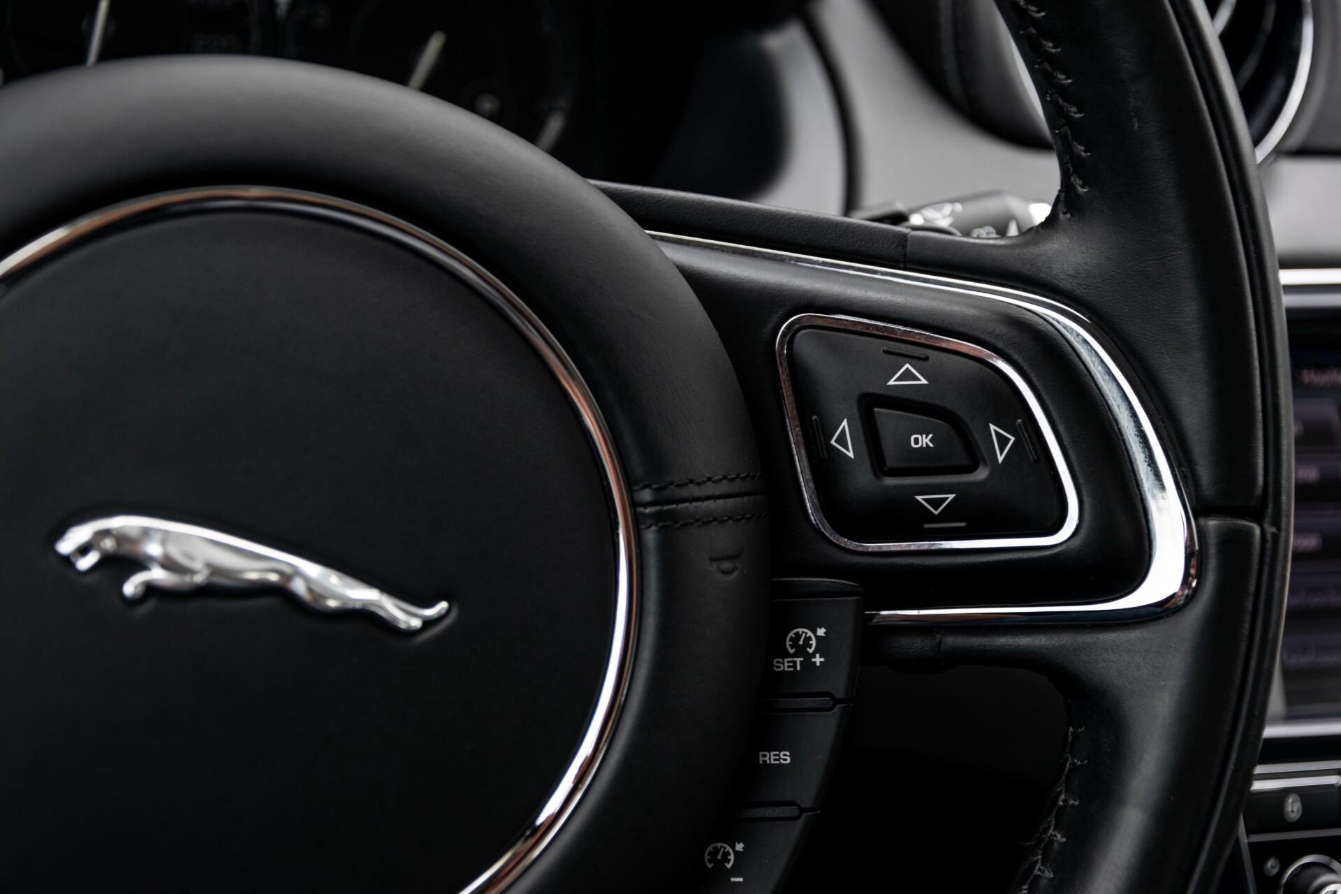 Jaguar XJ 3.0 V6D Premium Luxury Panorama/Stoelkoeling/Mem/Dealer OH Aut8 Foto 19