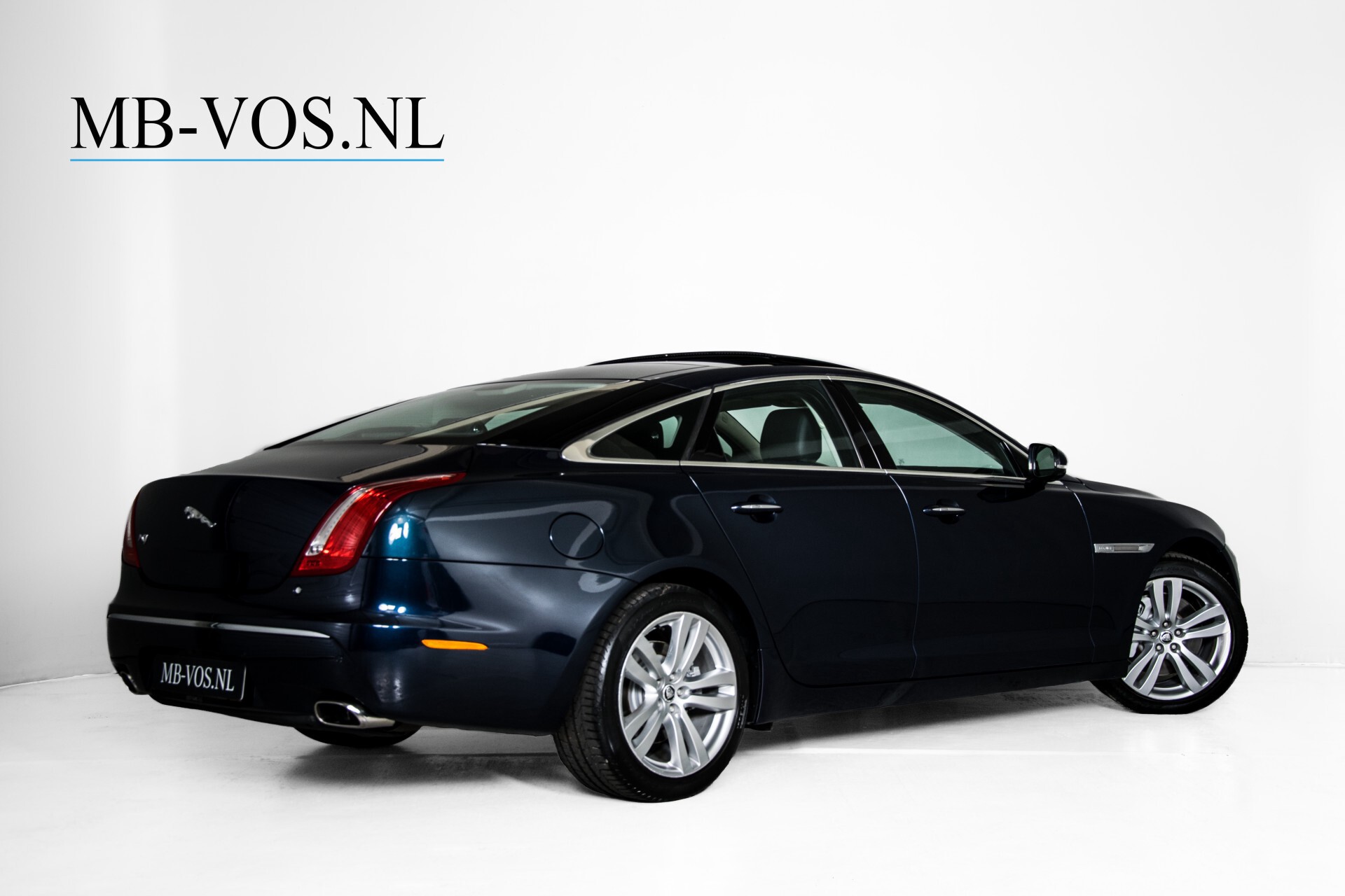 Jaguar XJ 3.0 V6D Premium Luxury Panorama/Stoelkoeling/Mem/Dealer OH Aut8 Foto 2