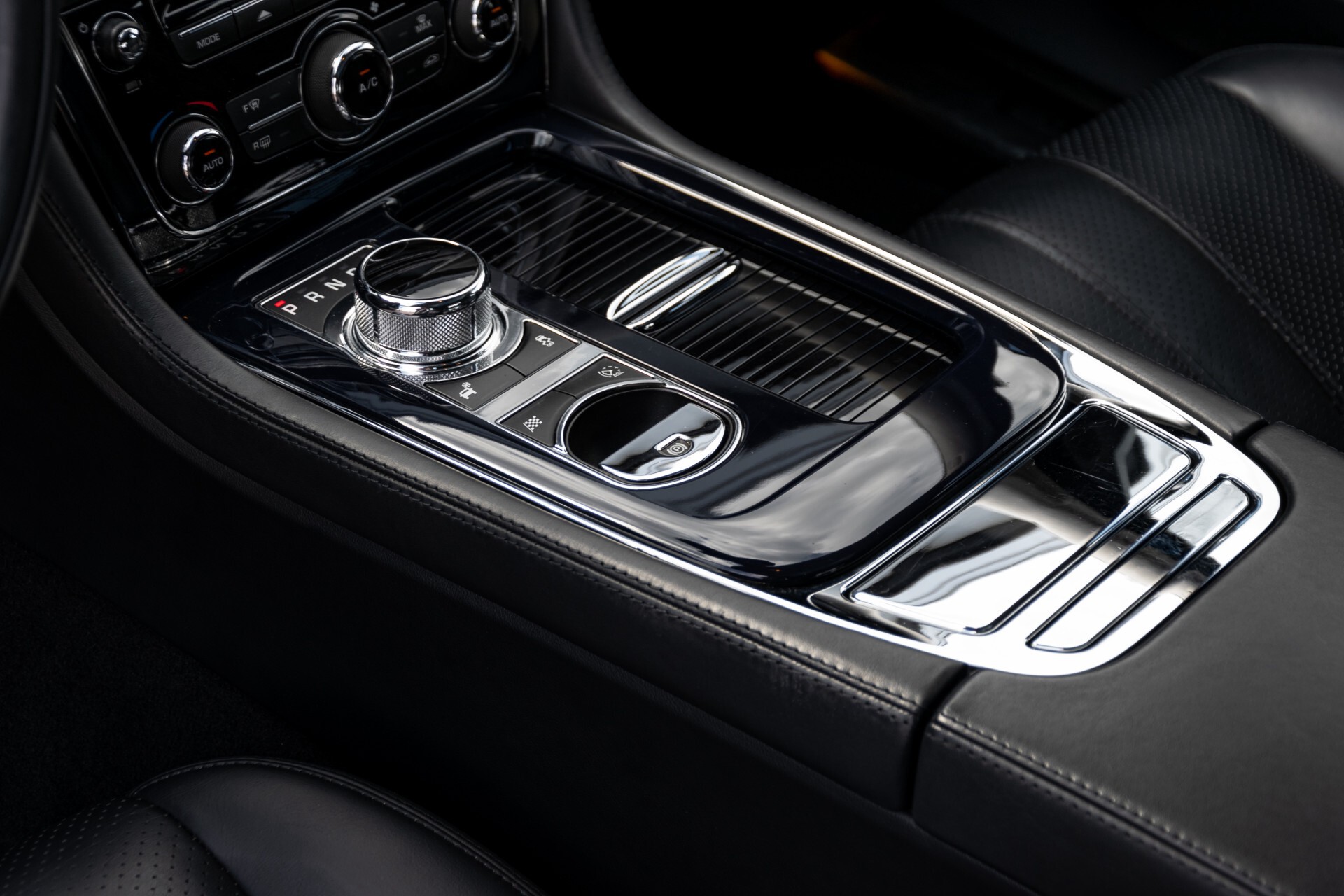 Jaguar XJ 3.0 V6D Premium Luxury Panorama/Stoelkoeling/Mem/Dealer OH Aut8 Foto 21