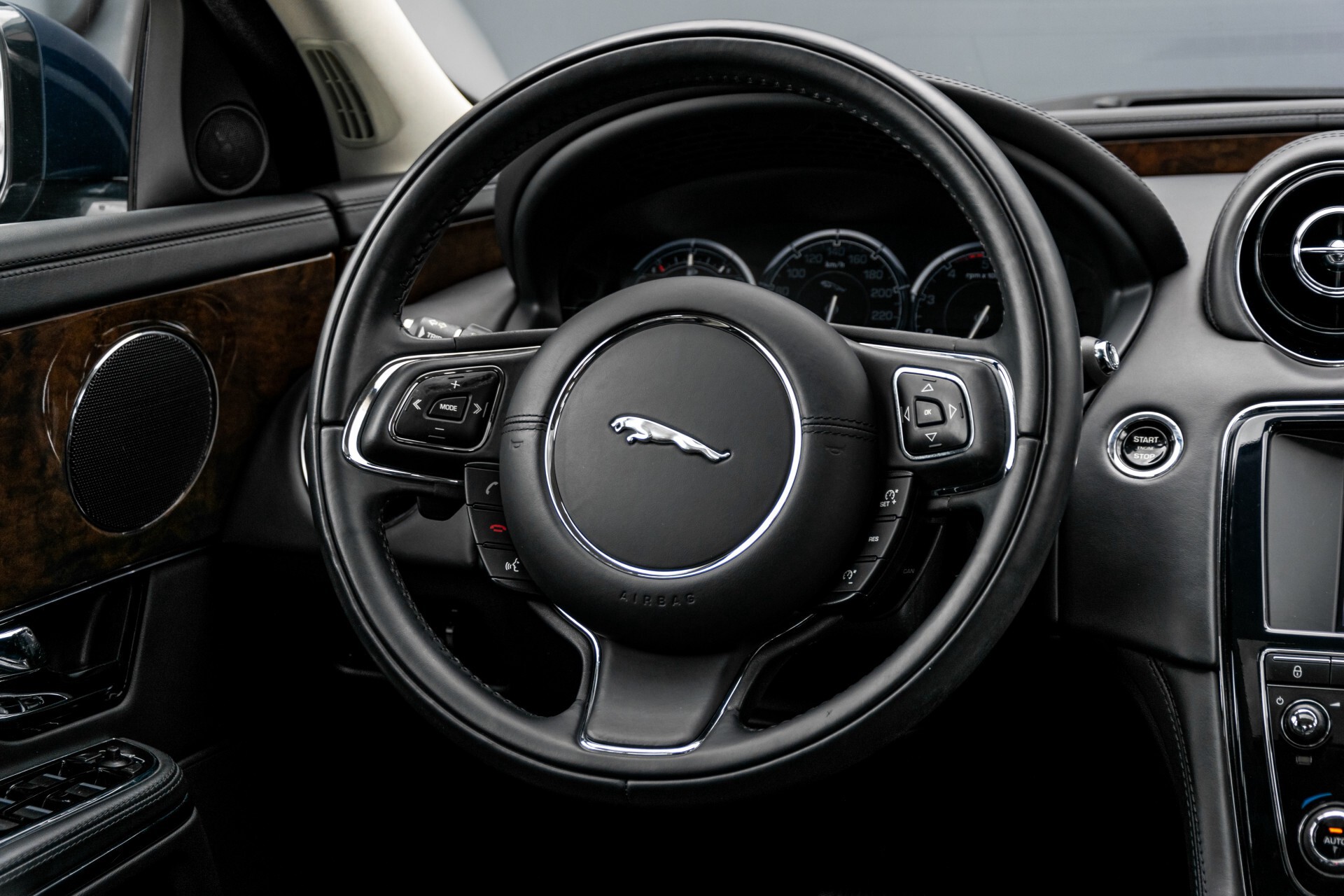 Jaguar XJ 3.0 V6D Premium Luxury Panorama/Stoelkoeling/Mem/Dealer OH Aut8 Foto 7