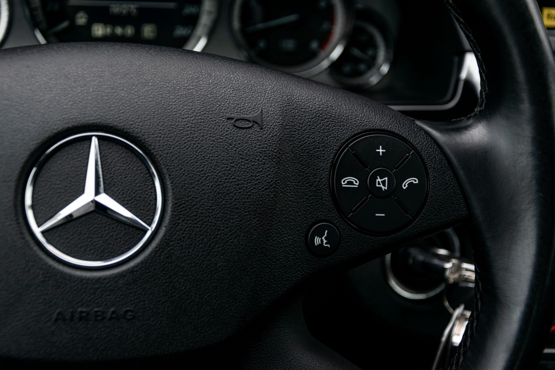 Mercedes-Benz E-Klasse 200 CGI Avantgarde Busines Class Aut5 Foto 12