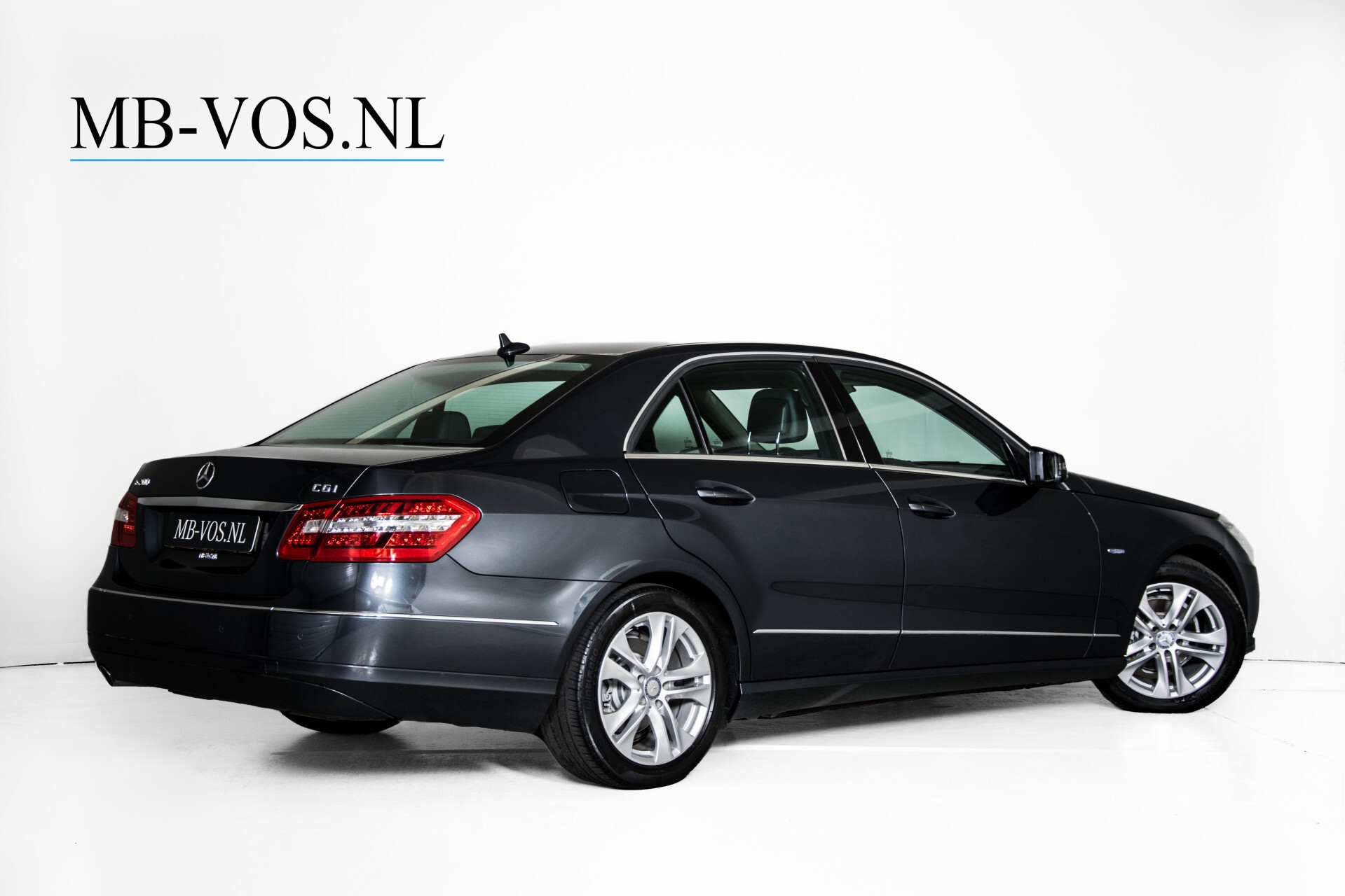 Mercedes-Benz E-Klasse 200 CGI Avantgarde Busines Class Aut5 Foto 2