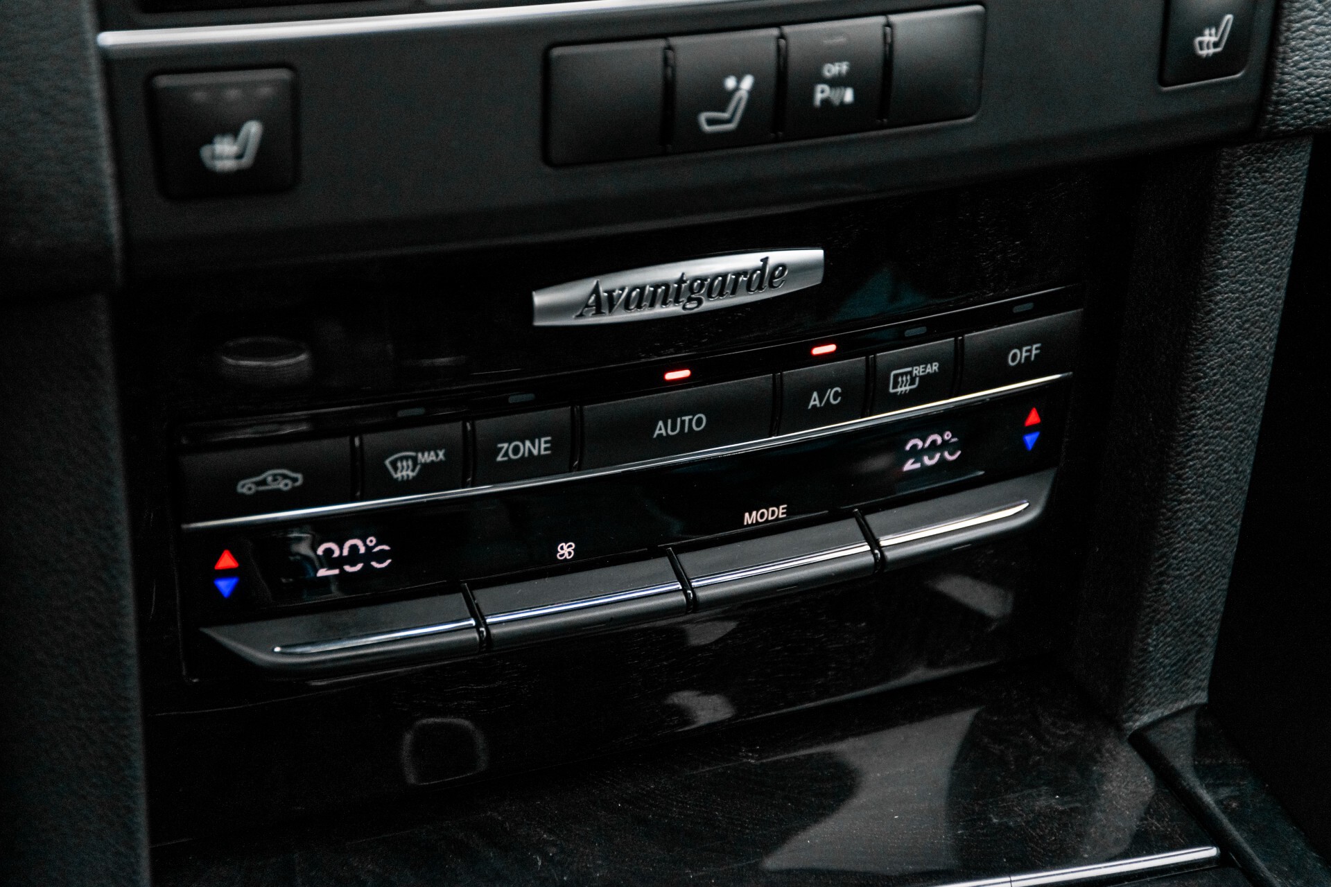 Mercedes-Benz E-Klasse 200 CGI Avantgarde Busines Class Aut5 Foto 23