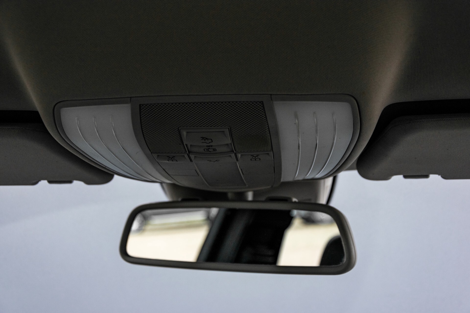 Mercedes-Benz E-Klasse 200 CGI Avantgarde Busines Class Aut5 Foto 34