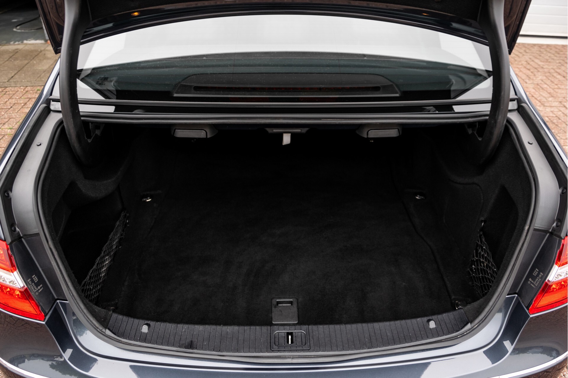 Mercedes-Benz E-Klasse 200 CGI Avantgarde Busines Class Aut5 Foto 35