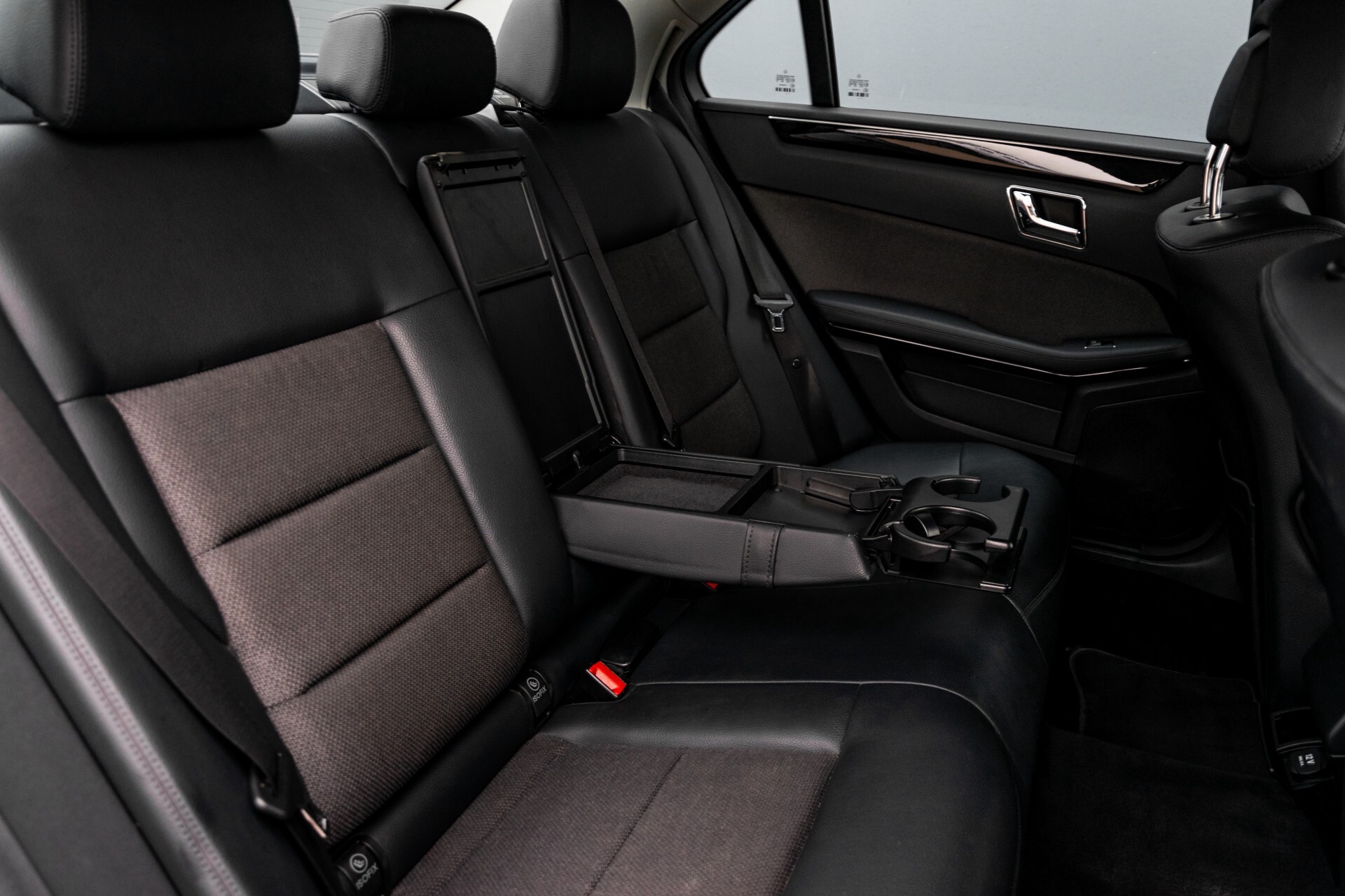 Mercedes-Benz E-Klasse 200 CGI Avantgarde Busines Class Aut5 Foto 5