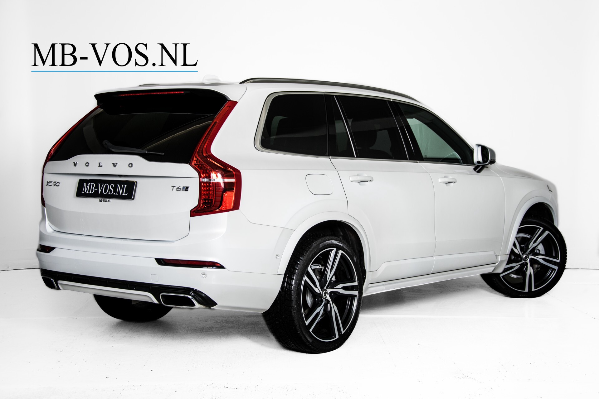 Volvo XC90 2.0 T6 AWD R-Design Panorama/Keyless/B&W/ACC/Standkachel/22" Aut8 Foto 2