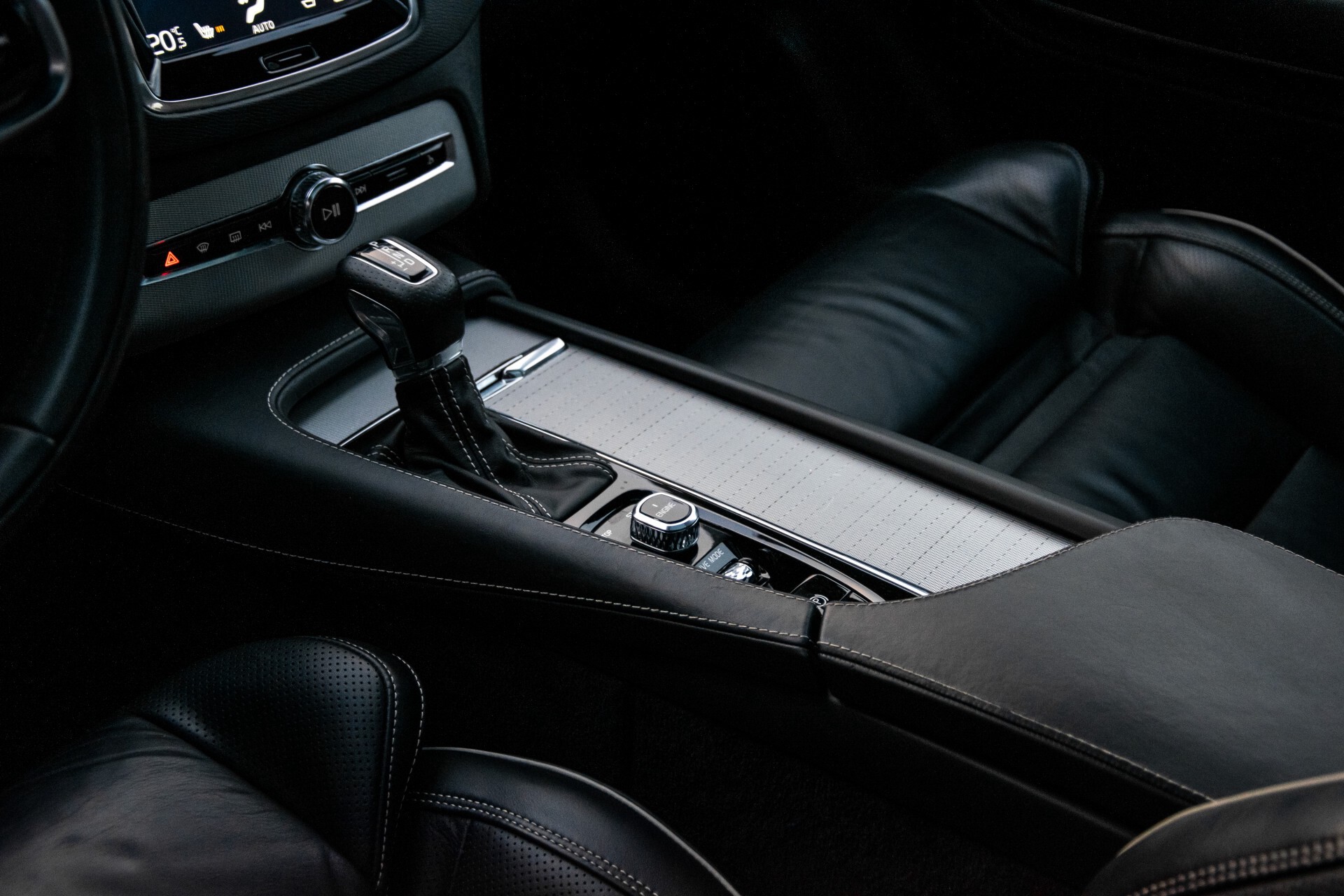 Volvo XC90 2.0 T6 AWD R-Design Panorama/Keyless/B&W/ACC/Standkachel/22" Aut8 Foto 24