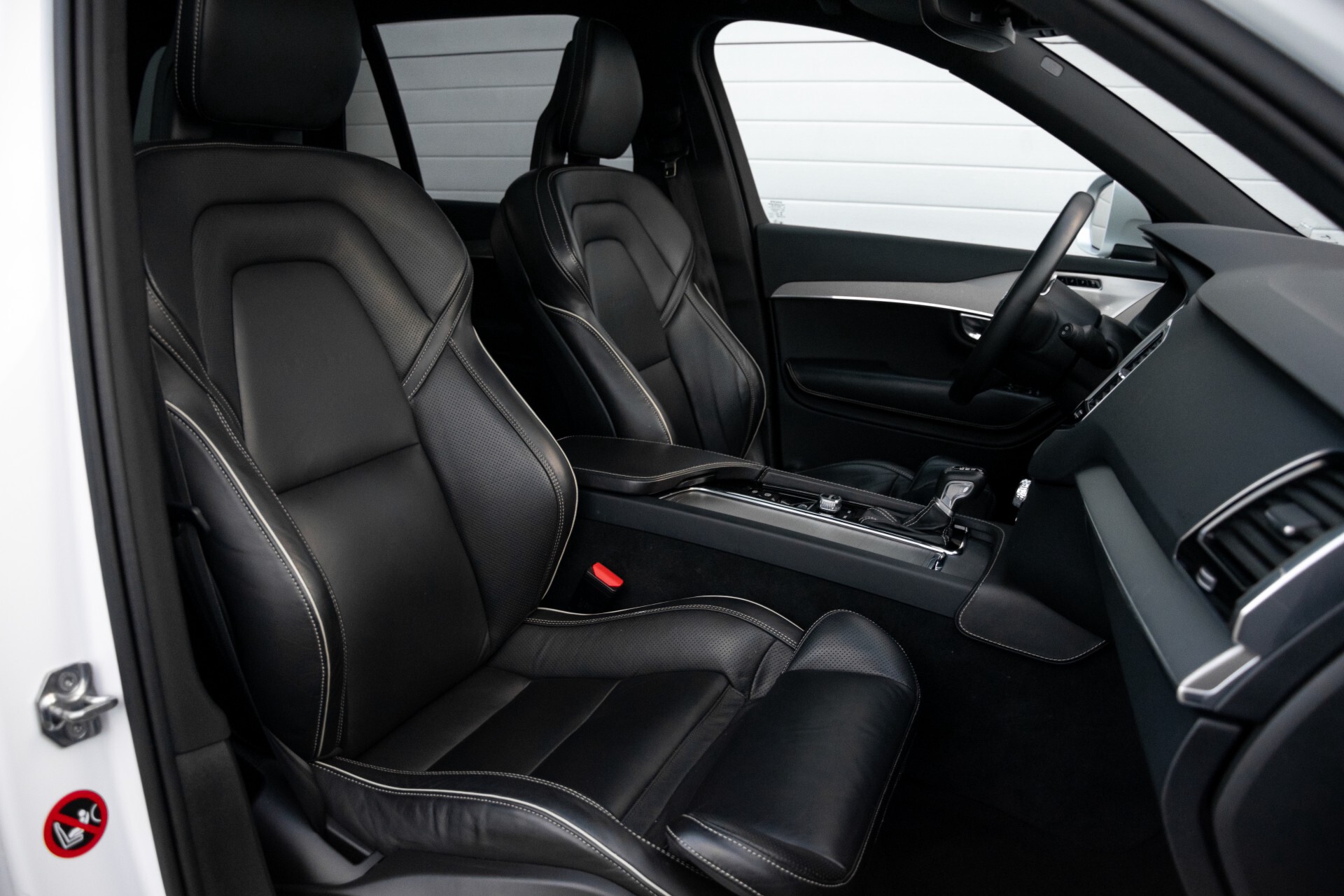 Volvo XC90 2.0 T6 AWD R-Design Panorama/Keyless/B&W/ACC/Standkachel/22" Aut8 Foto 3