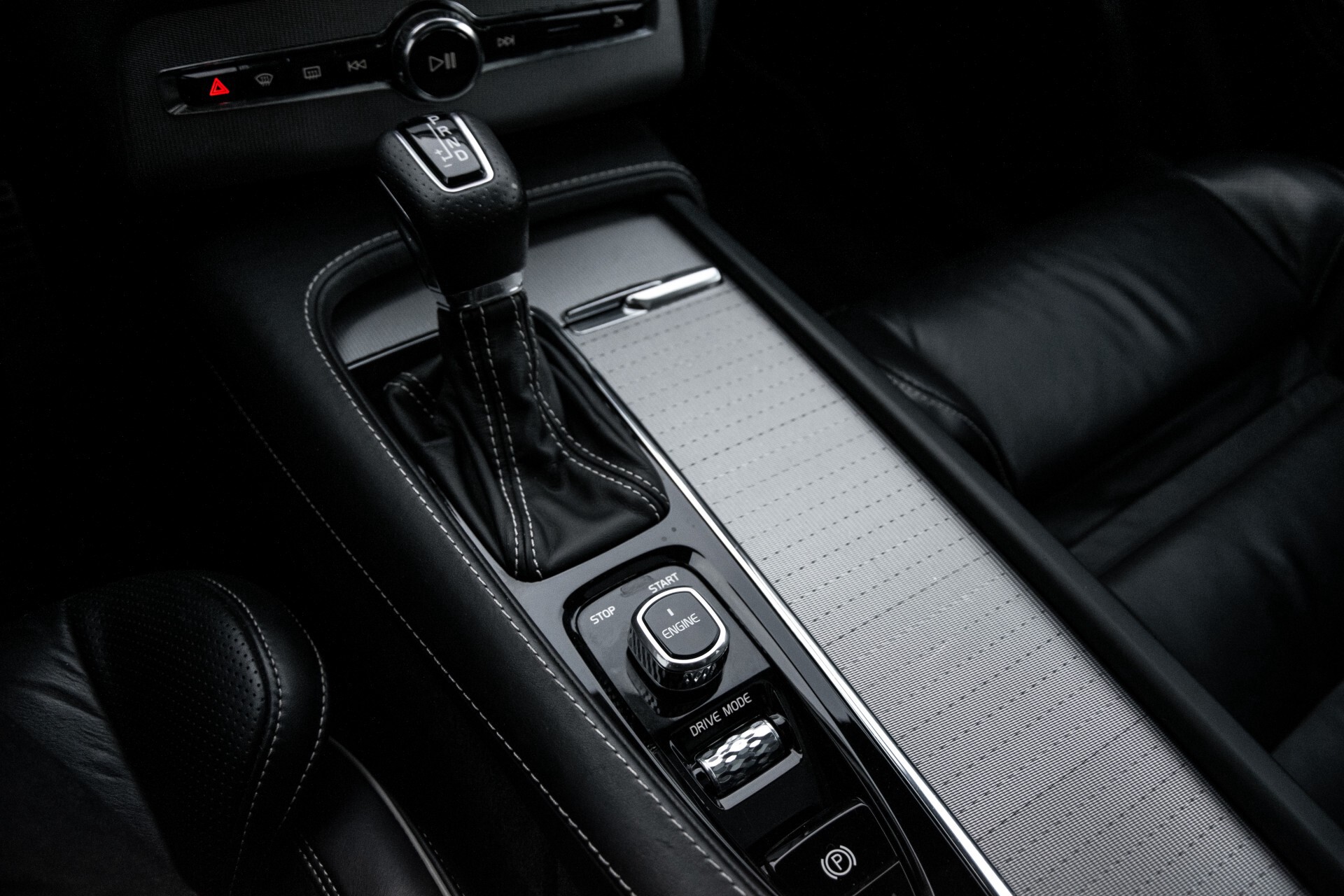 Volvo XC90 2.0 T6 AWD R-Design Panorama/Keyless/B&W/ACC/Standkachel/22" Aut8 Foto 31