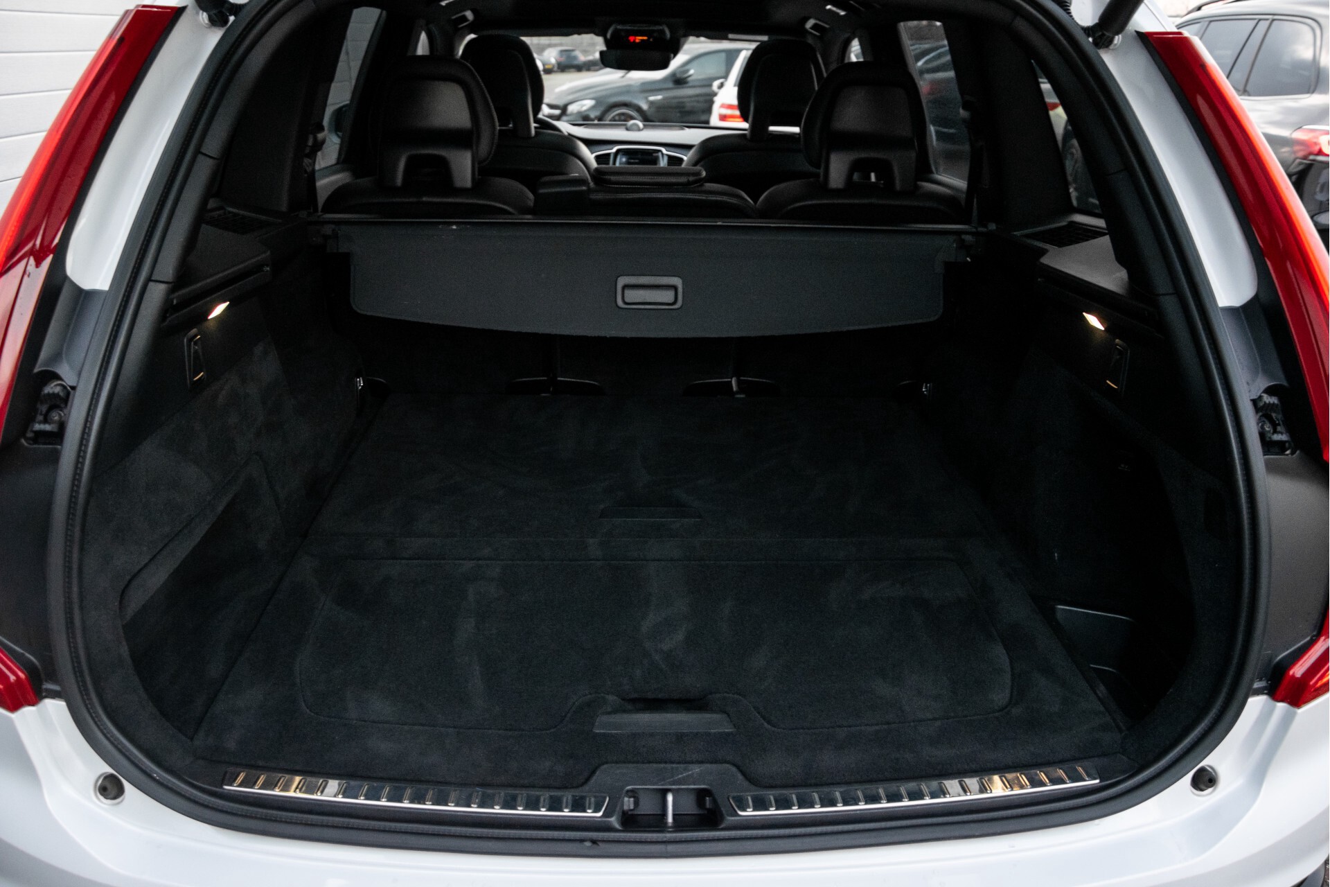 Volvo XC90 2.0 T6 AWD R-Design Panorama/Keyless/B&W/ACC/Standkachel/22" Aut8 Foto 39