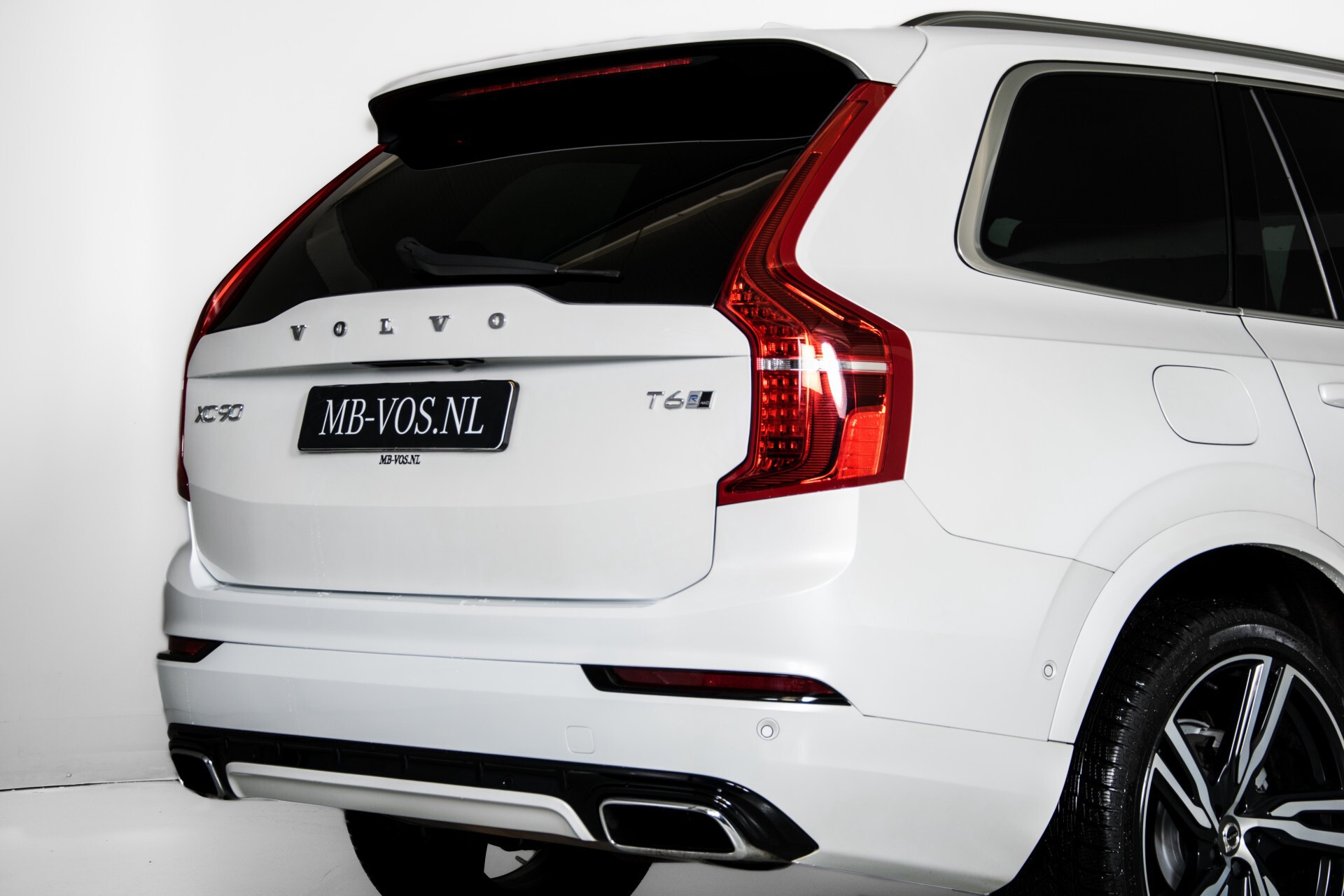 Volvo XC90 2.0 T6 AWD R-Design Panorama/Keyless/B&W/ACC/Standkachel/22" Aut8 Foto 42