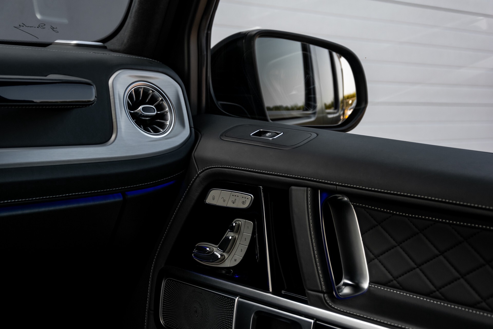 Mercedes-Benz G-Klasse 63 AMG Designo Night/Massage/Standkachel Aut9 Foto 22