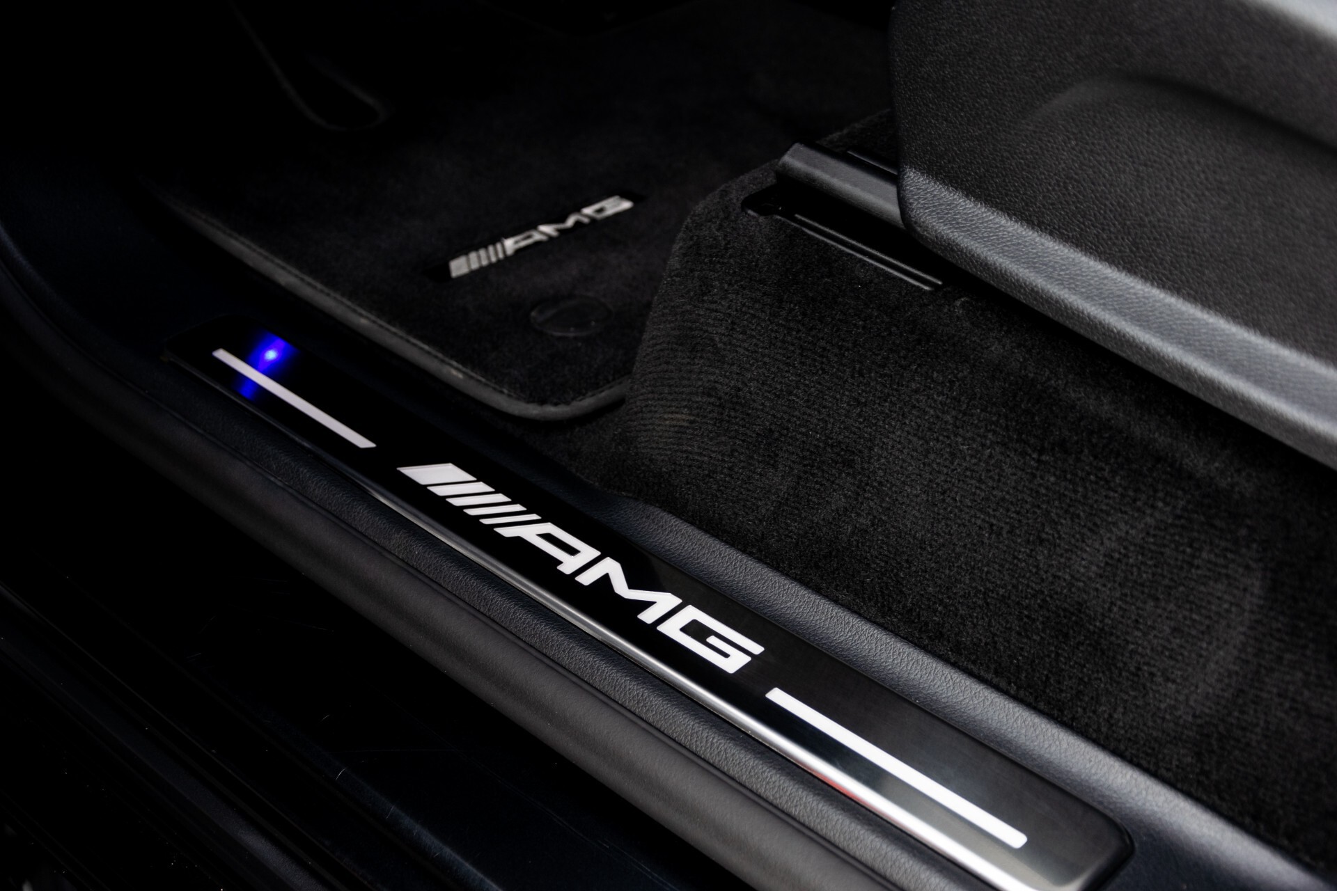 Mercedes-Benz G-Klasse 63 AMG Designo Night/Massage/Standkachel Aut9 Foto 40