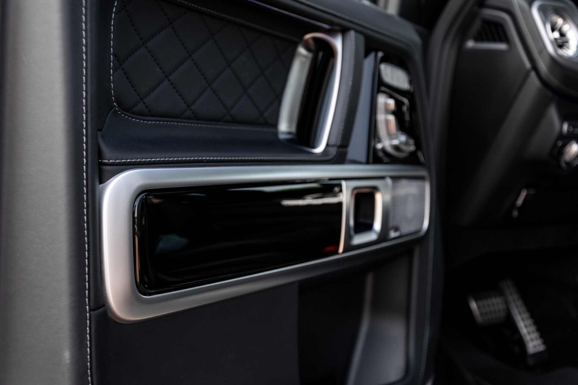 Mercedes-Benz G-Klasse 63 AMG Designo Night/Massage/Standkachel Aut9 Foto 50