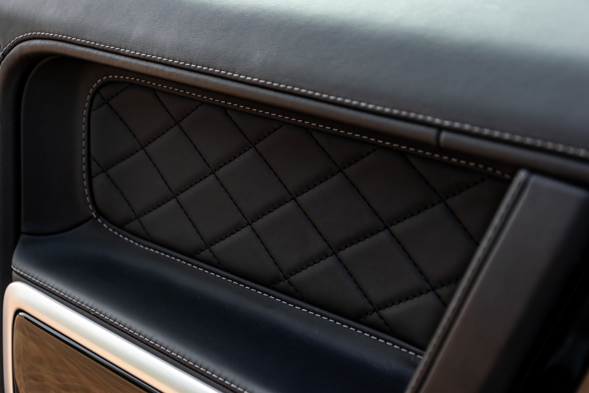 Mercedes-Benz G-Klasse 63 AMG Designo Night/Massage/Standkachel Aut9 Foto 65