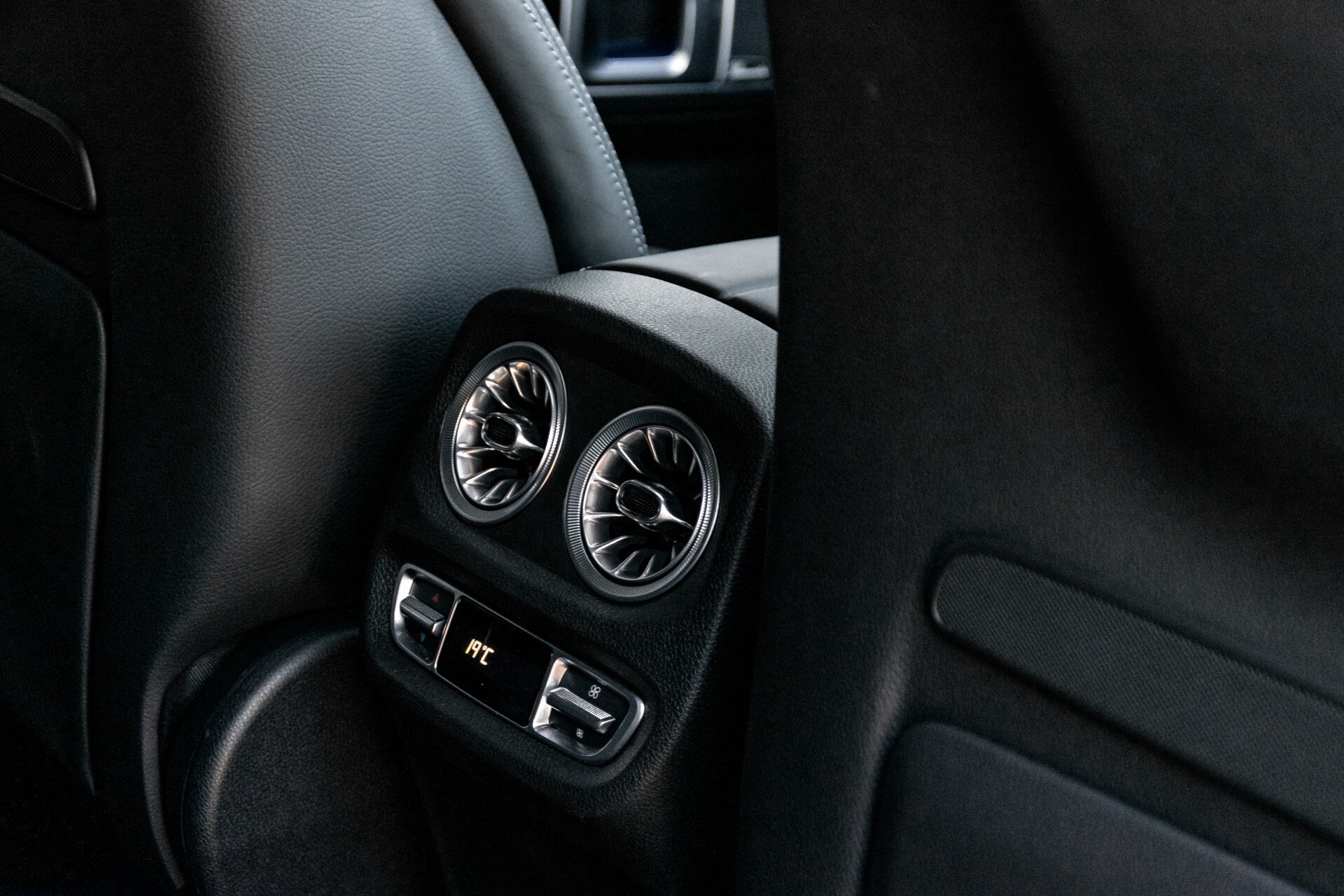 Mercedes-Benz G-Klasse 63 AMG Designo Night/Massage/Standkachel Aut9 Foto 71