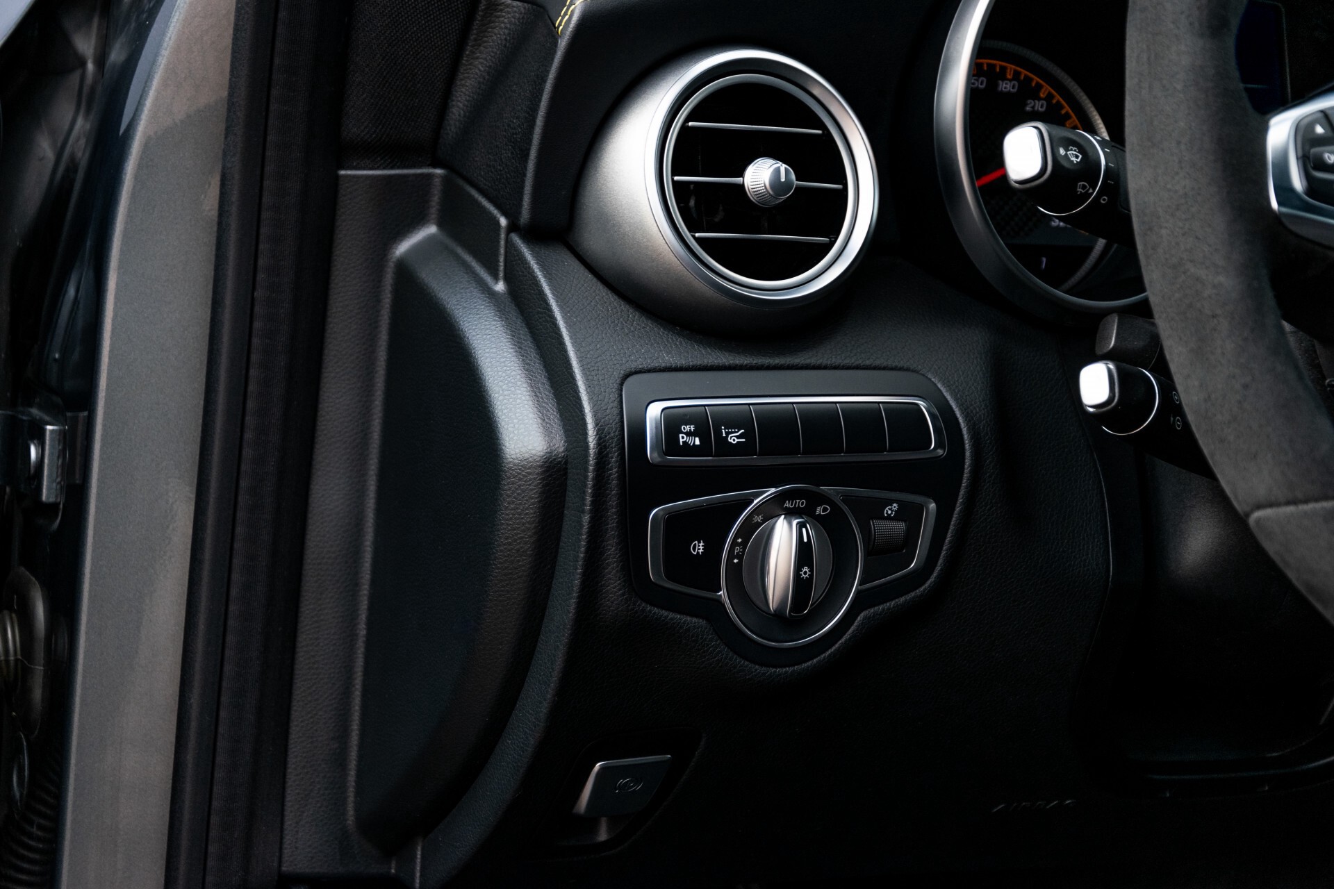 Mercedes-Benz C-Klasse Coupé 63 S AMG Edition 1 Performance | Burmester | Mem Aut7 Foto 28