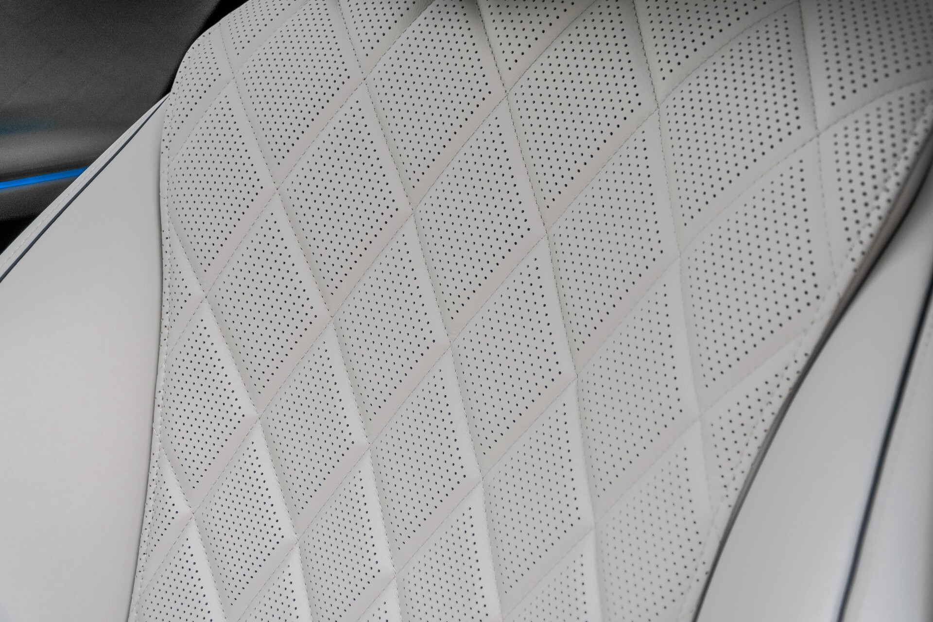 Mercedes-Benz S-Klasse 500 4-M Lang AMG Premium Plus Macchiatobeige Aut9 Foto 34