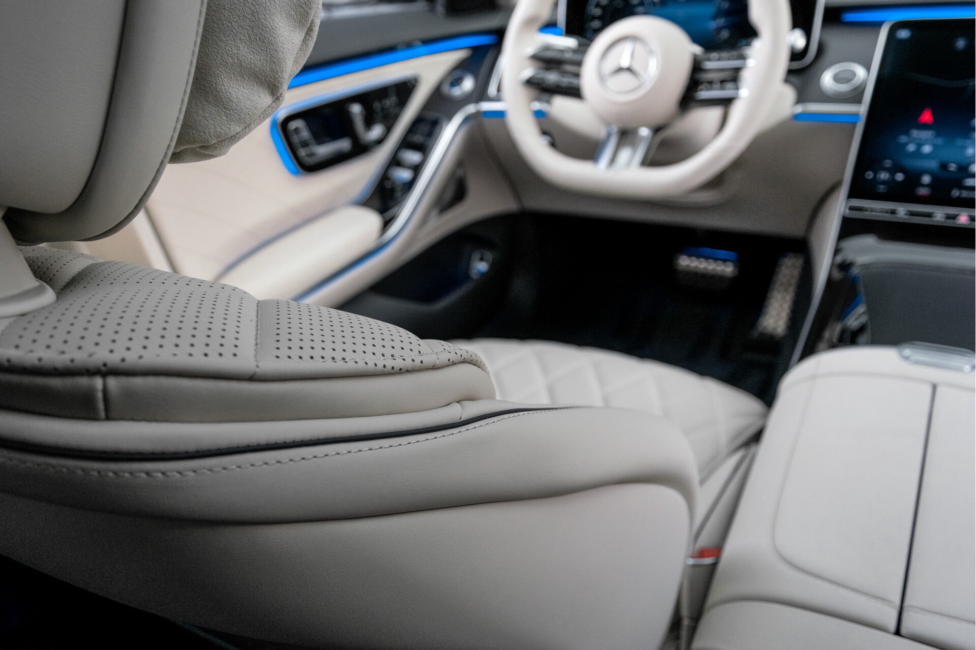 Mercedes-Benz S-Klasse 500 4-M Lang AMG Premium Plus Macchiatobeige Aut9 Foto 55