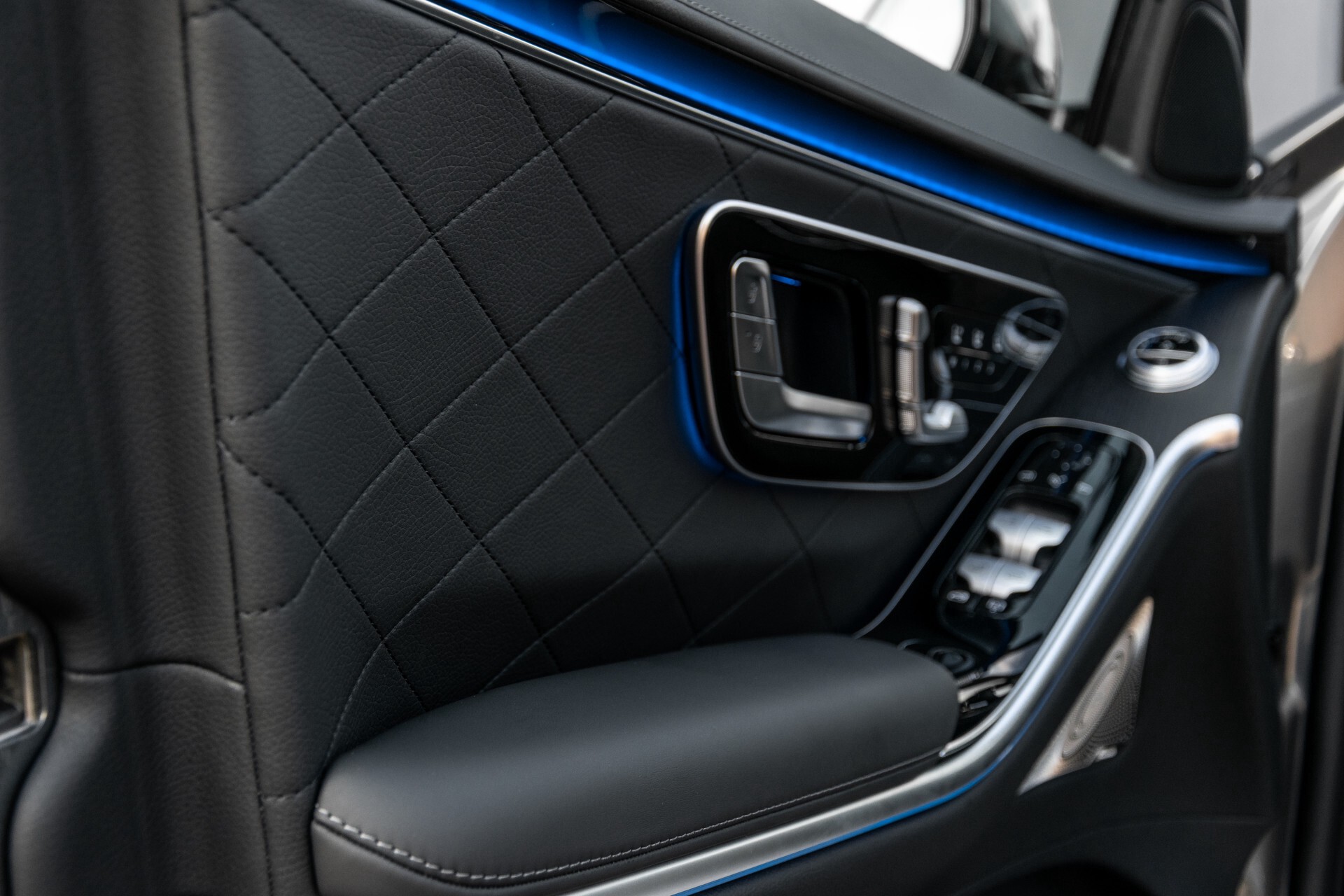 Mercedes-Benz S-Klasse 400d Lang 4-M AMG Premium Plus 21"/Massage/Head-Up/Digital Light/Ruitleder Aut9 Foto 28